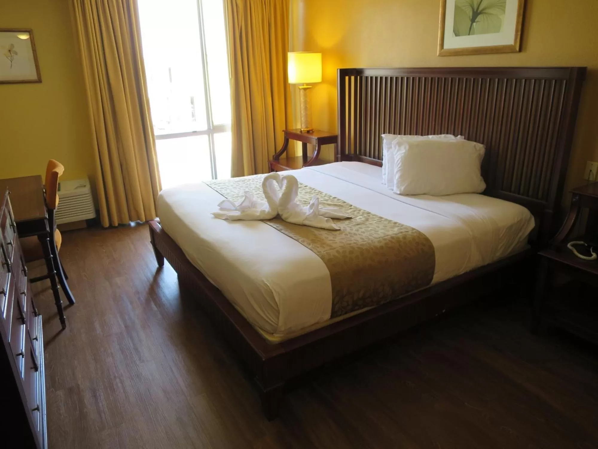 Photo of the whole room in Floridian Express International Drive