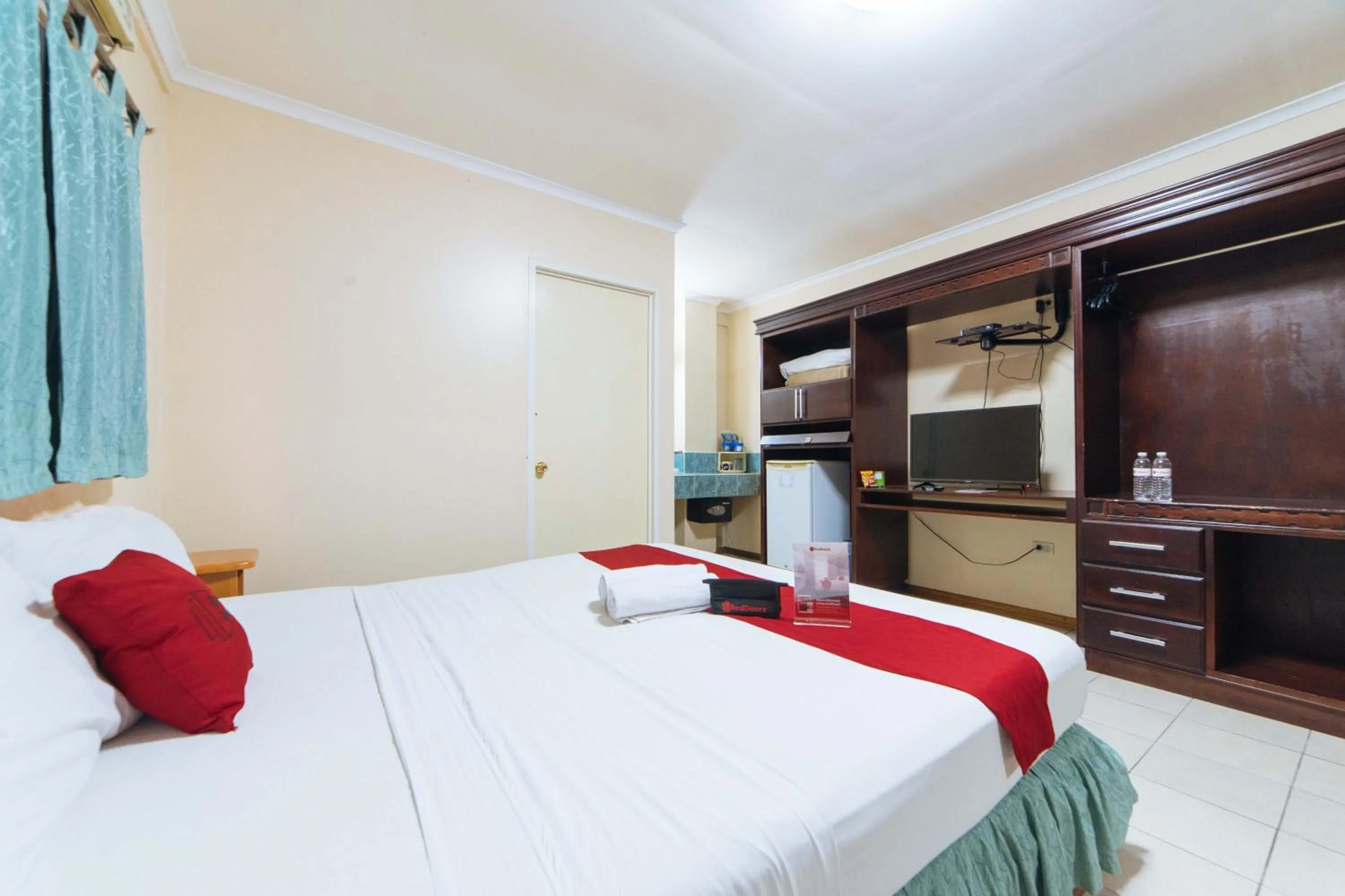 Bed in RedDoorz @ Clarkview 21st Street Angeles City