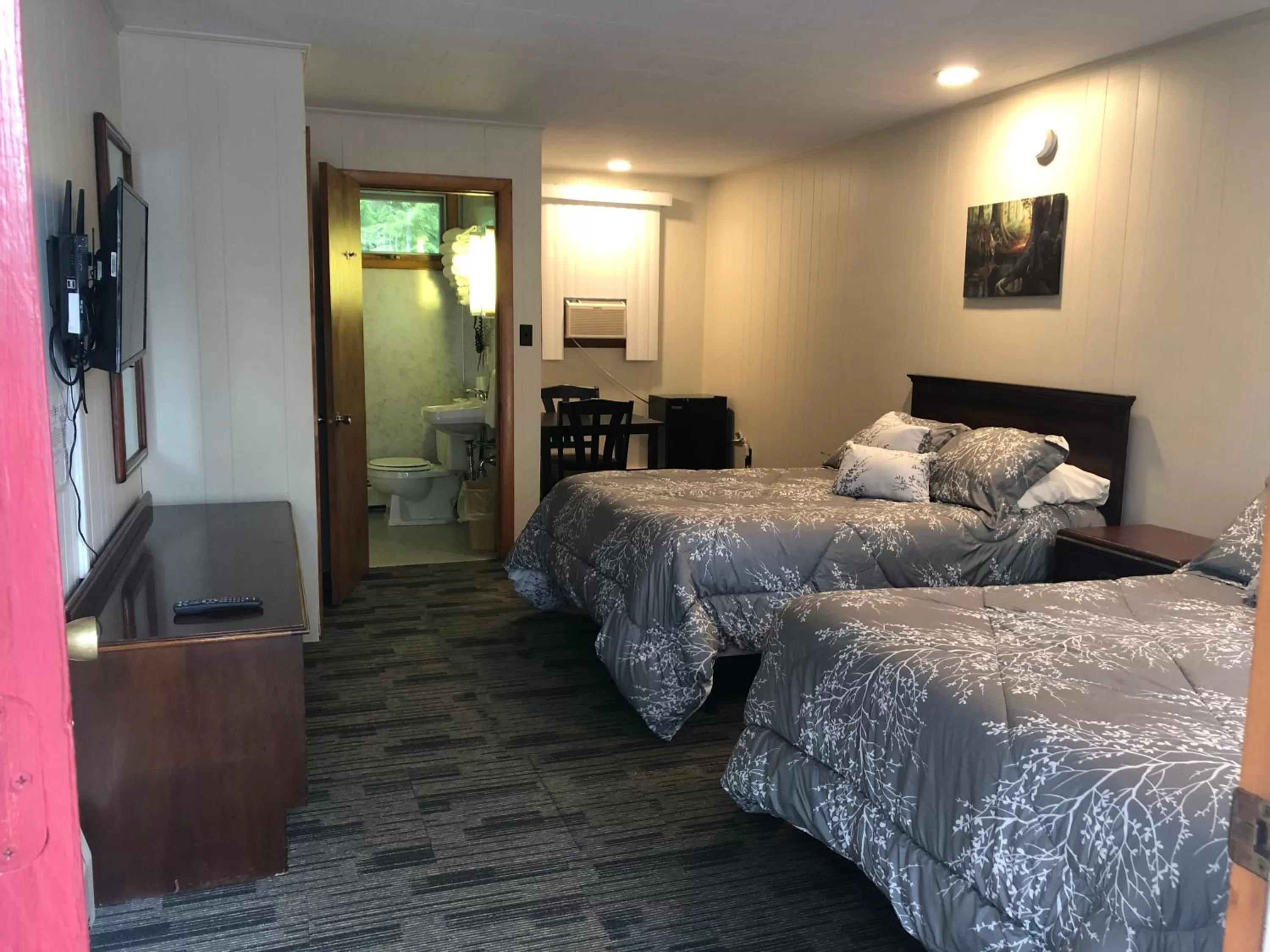 Room 20 - Double Room  in Marcotte Motor Court