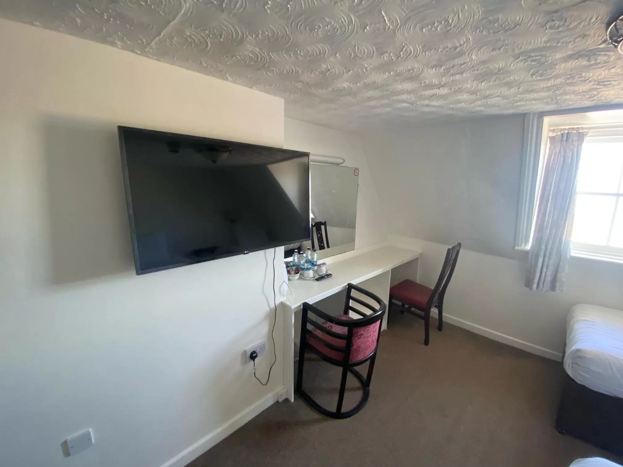 TV and multimedia in The Fairhaven Hotel