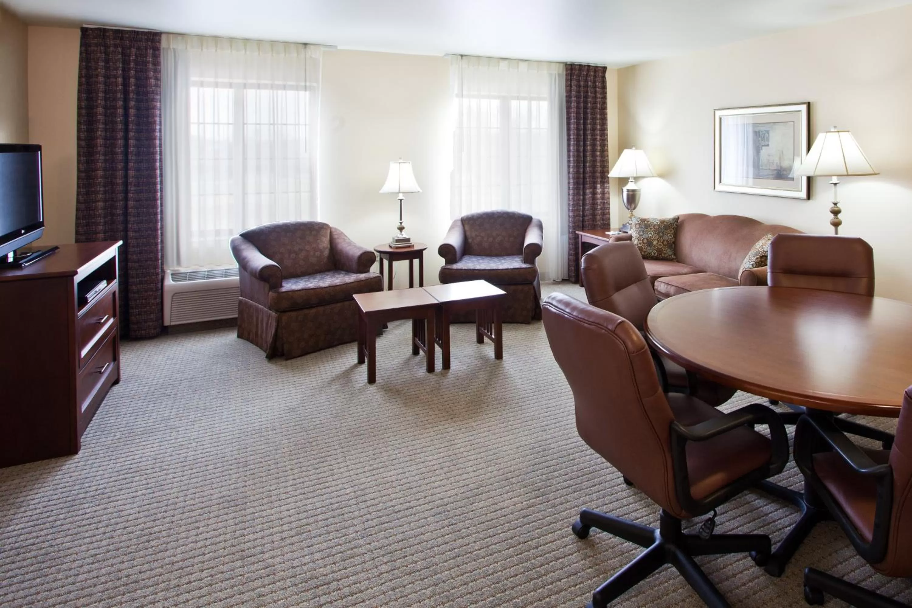 Photo of the whole room in Staybridge Suites Lansing-Okemos by IHG