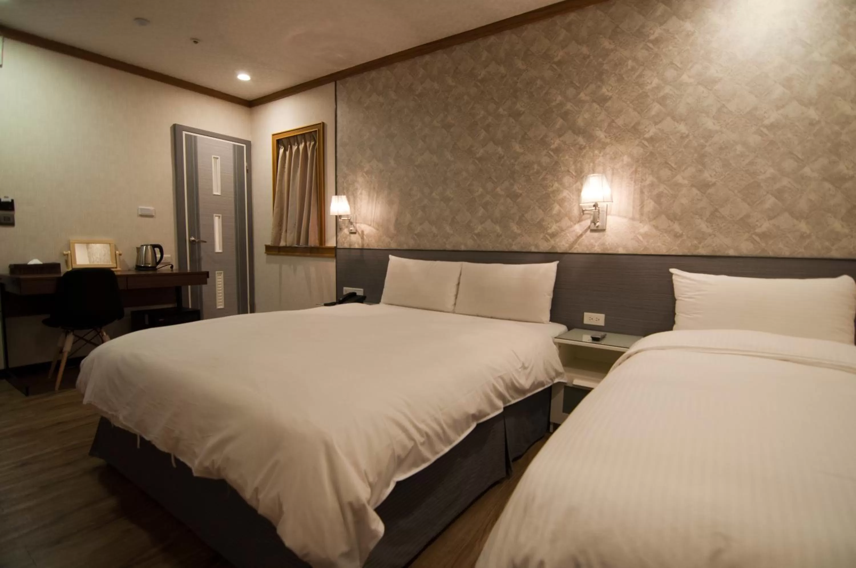 Photo of the whole room in 泊居旅店 Oursinn Hotel