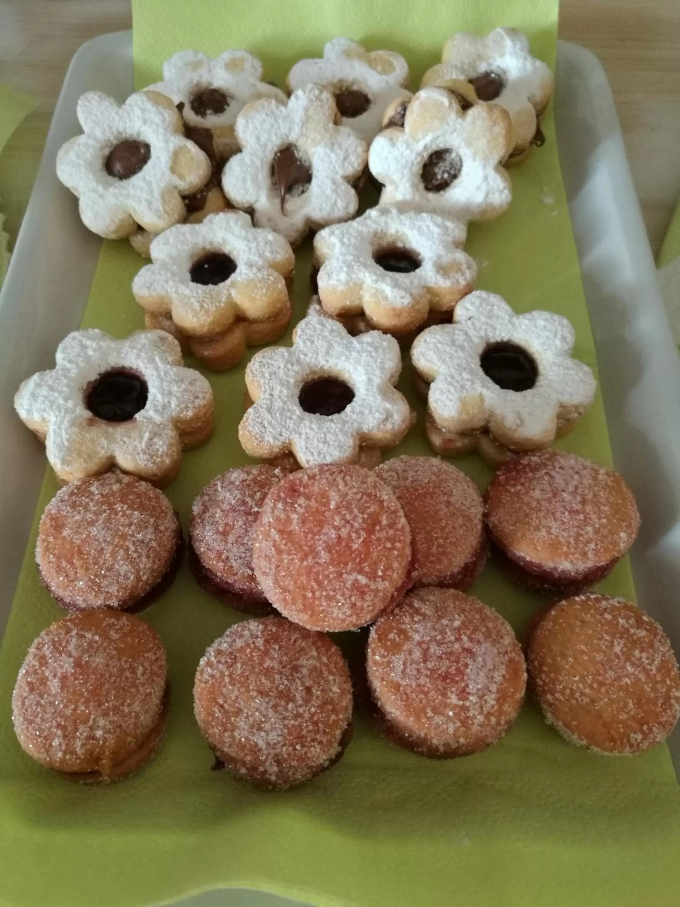 Breakfast in B&B Les Chambres Rooms & Suite