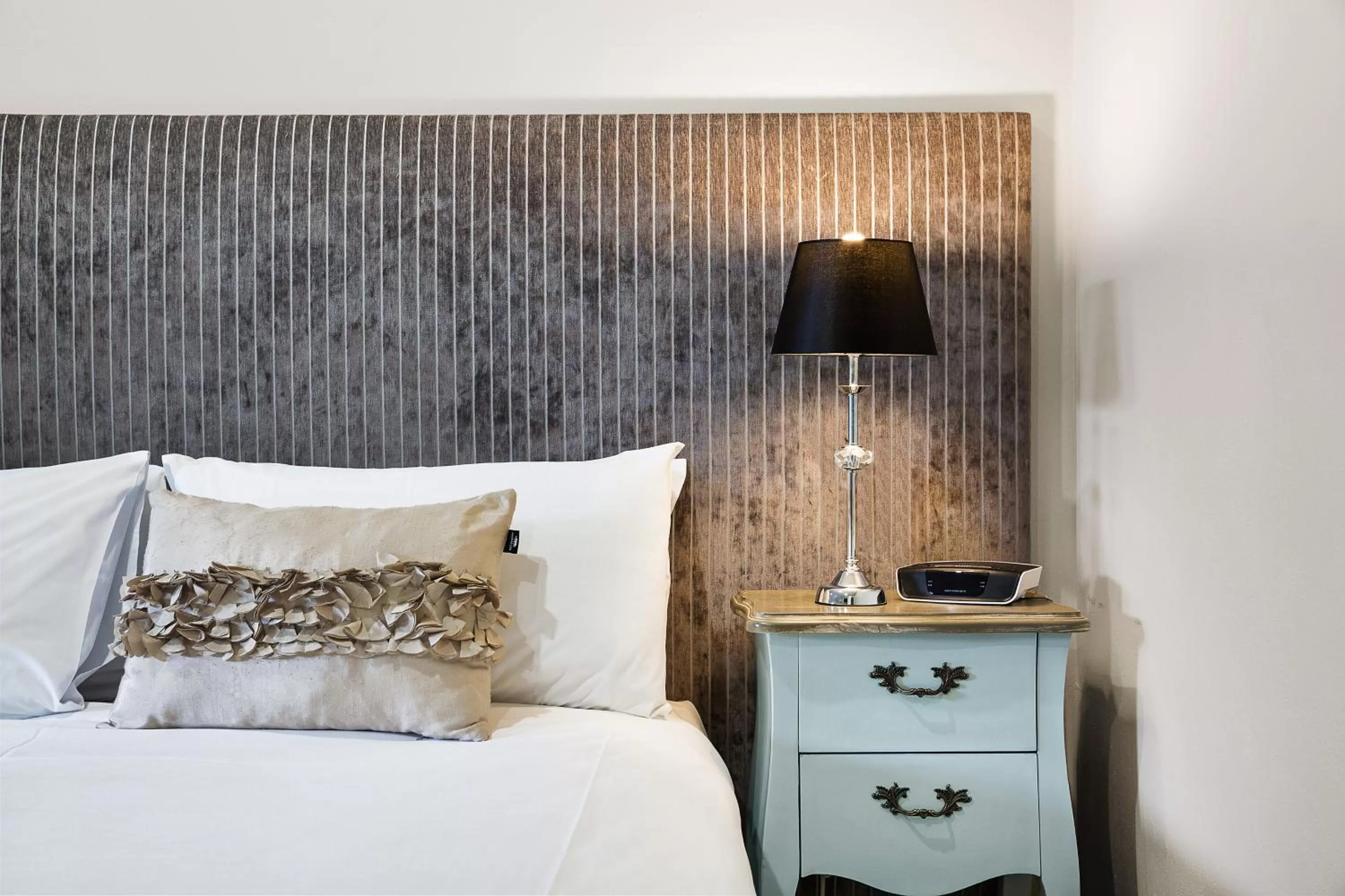 Bed in Best Western Sanctuary Inn