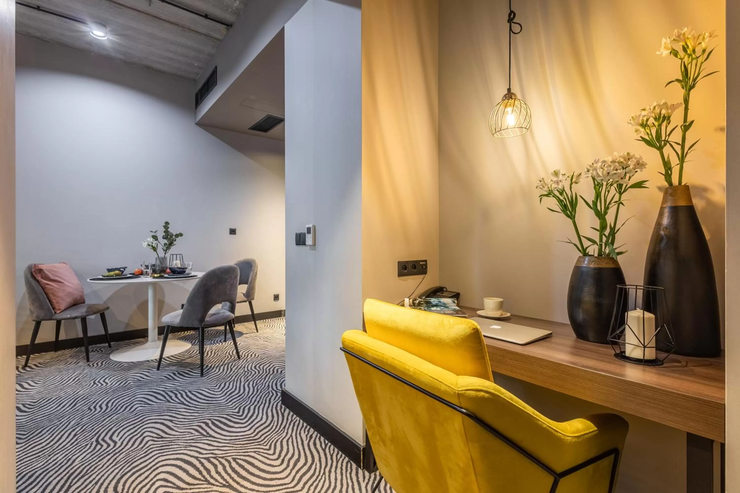 TV and multimedia in Hotel Zoo by Afrykarium Wroclaw