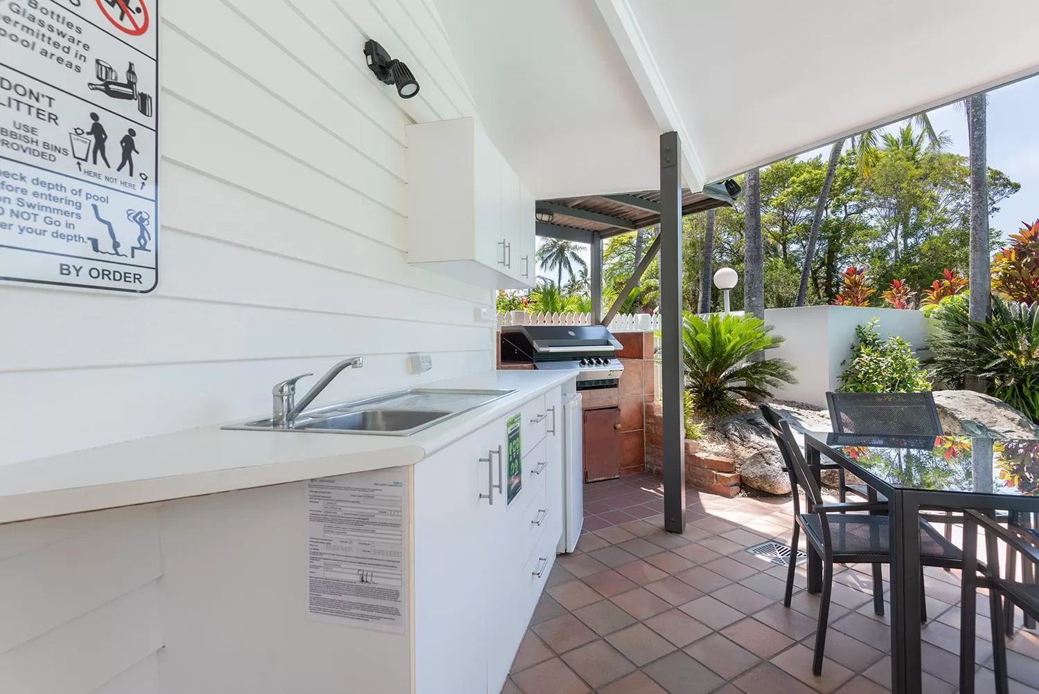 BBQ facilities in Garrick House