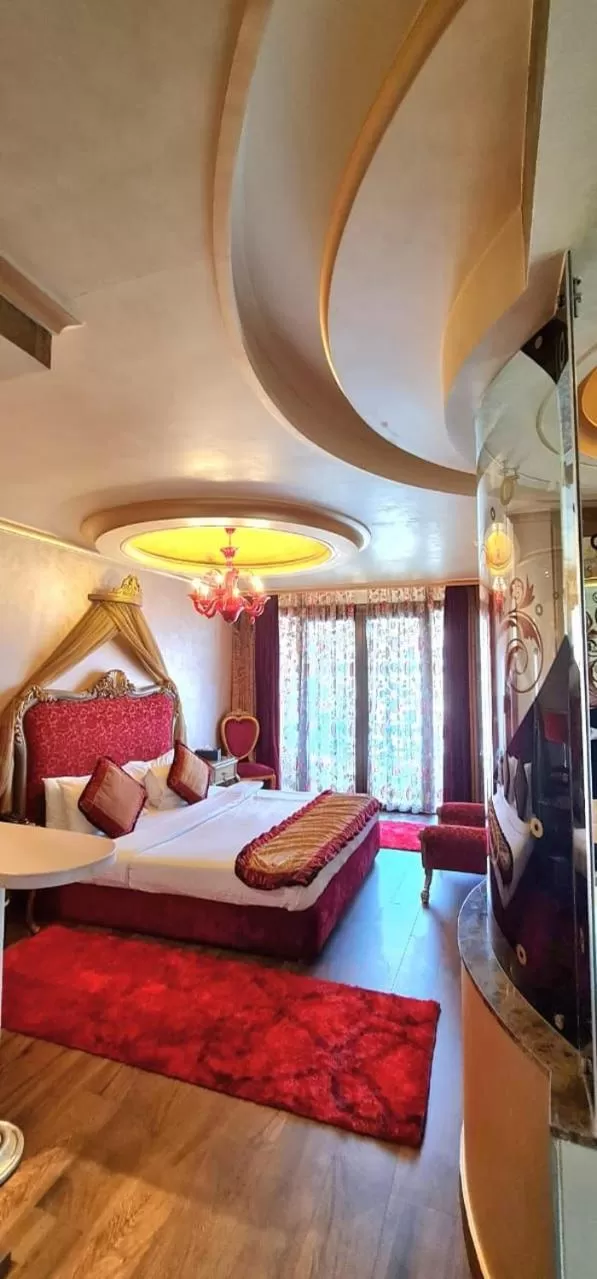 Photo of the whole room, Bed in Q Hotel