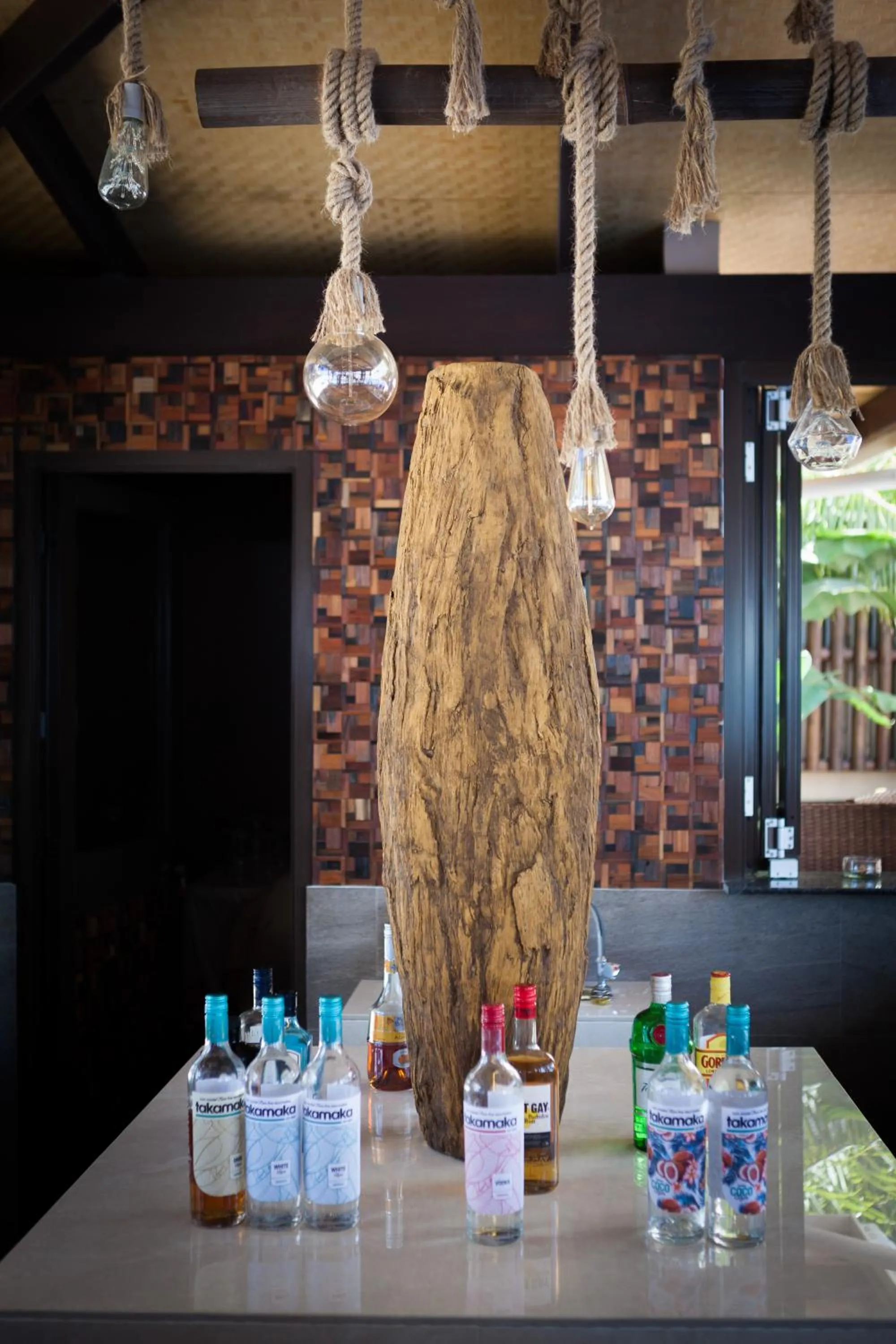 Lounge or bar in Coco de Mer Hotel and Black Parrot Suites