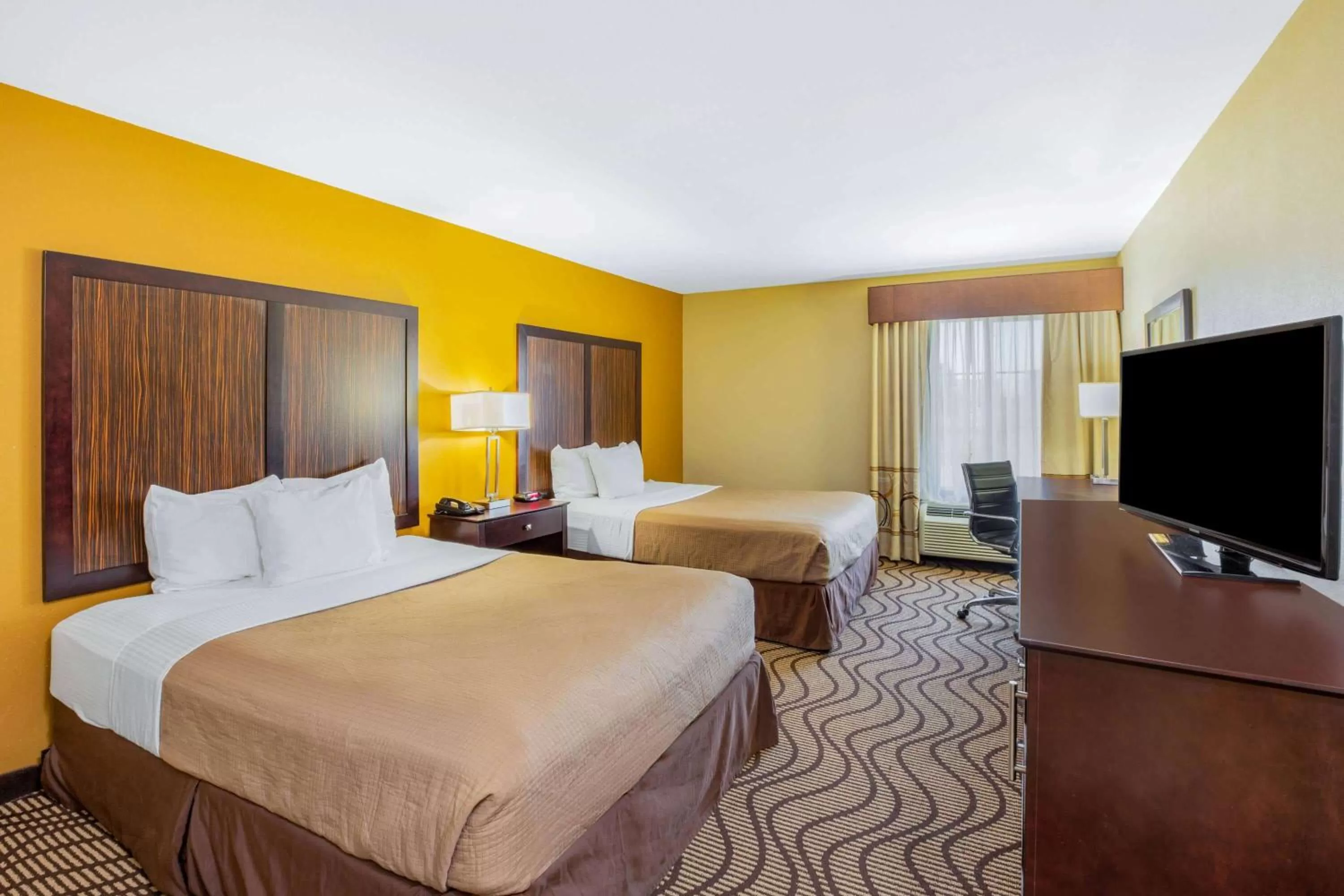 Photo of the whole room in La Quinta by Wyndham Floresville