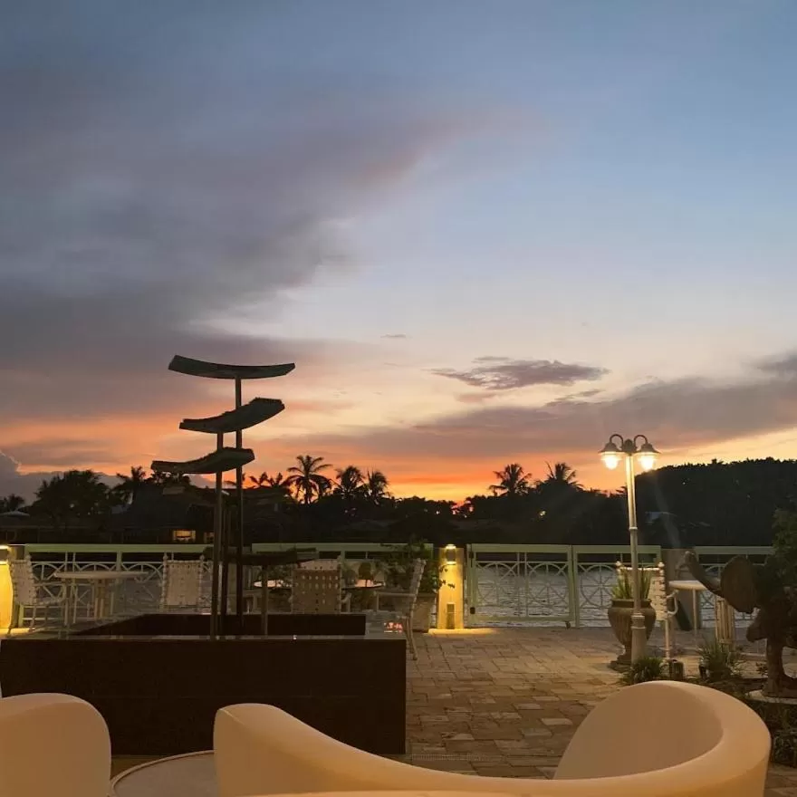 Manhattan Tower Apartment Hotel