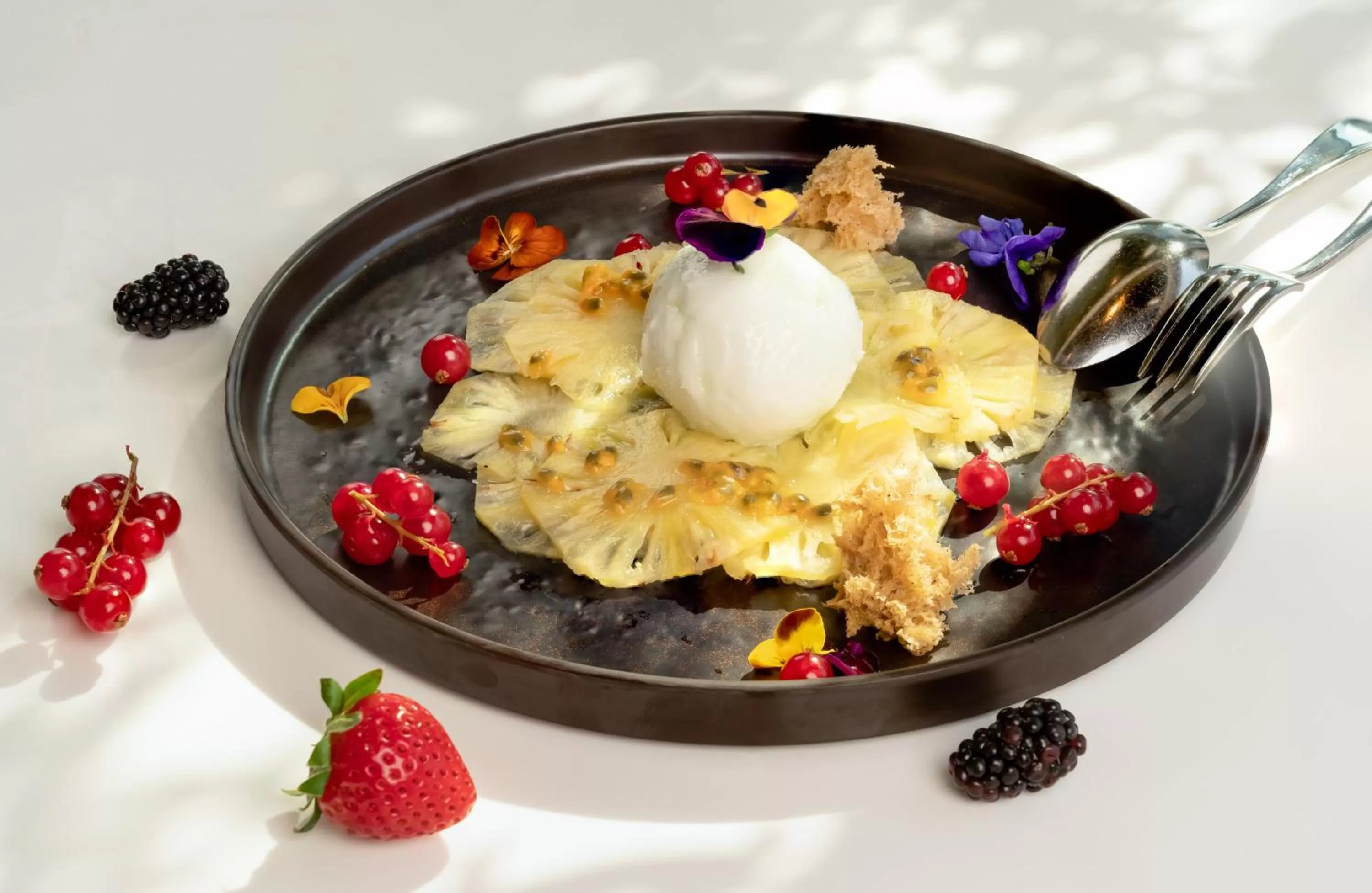 Restaurant/places to eat in Titania Hotel