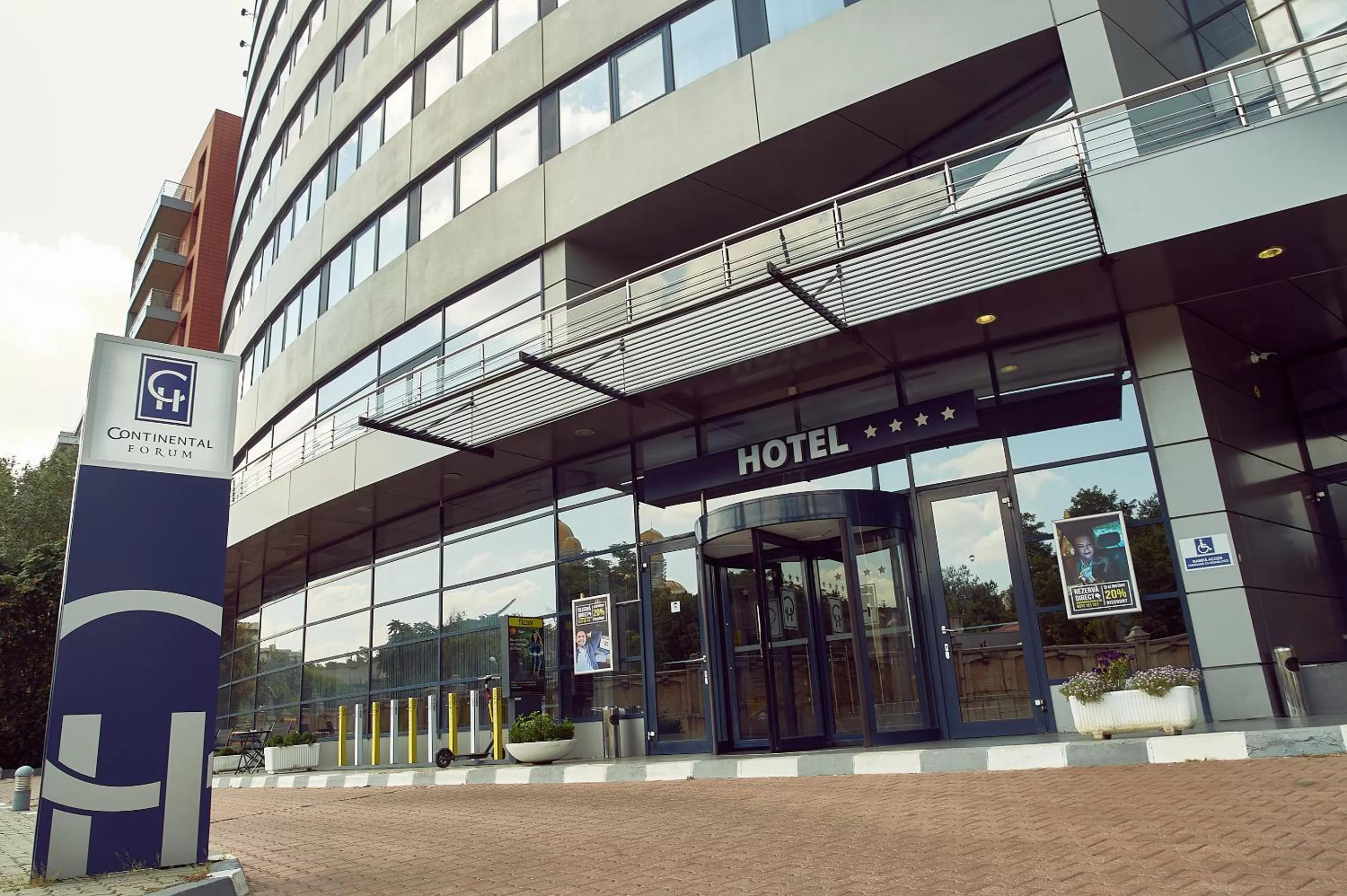 Property building in Continental Forum Bucuresti Palatul Parlamentului