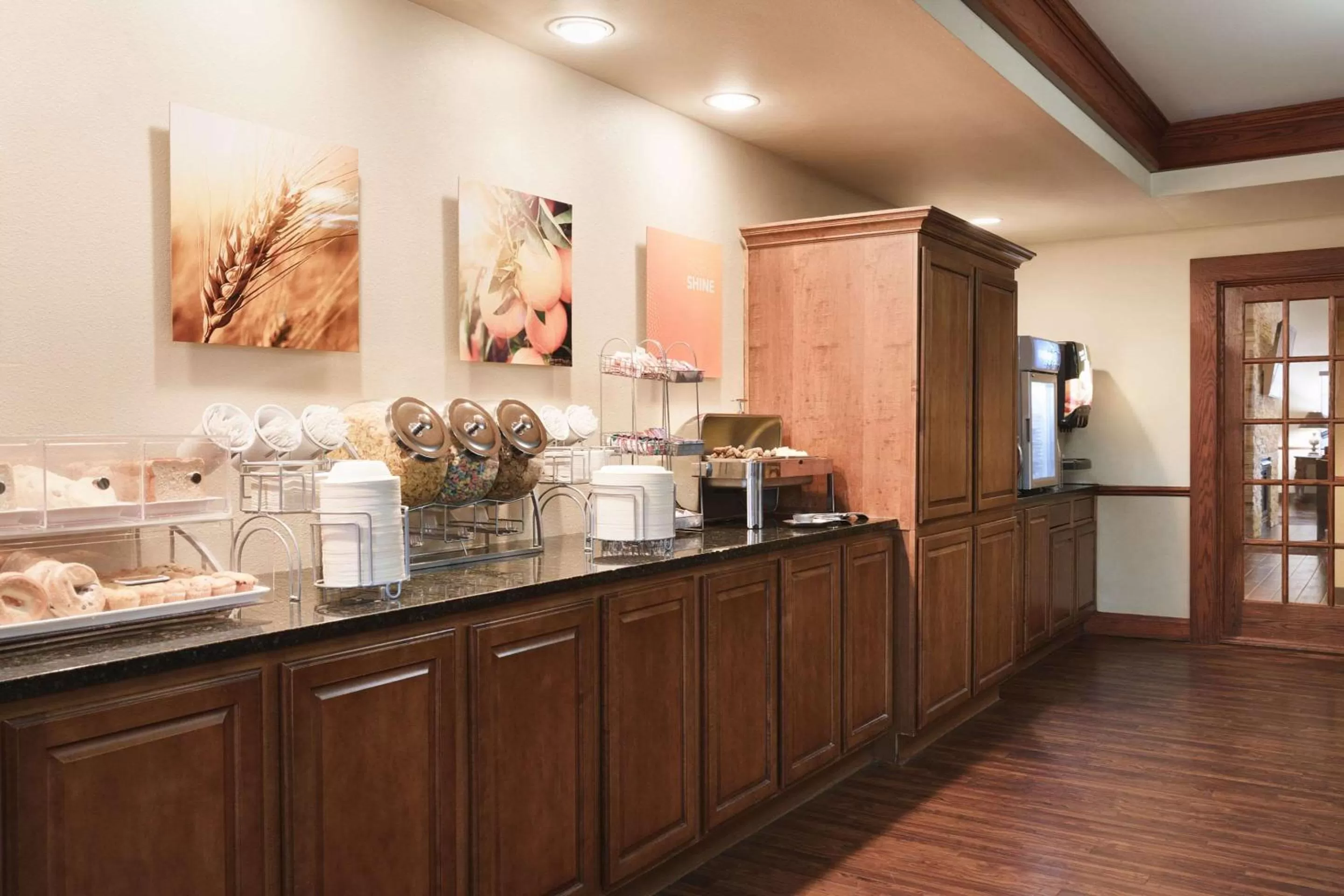 Breakfast in Comfort Suites Milwaukee Airport