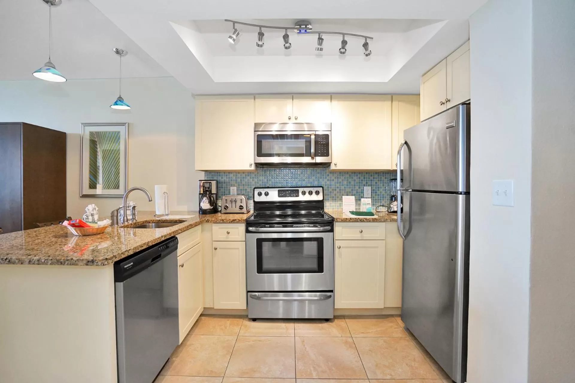 Kitchen or kitchenette in Hollywood Beach Tower