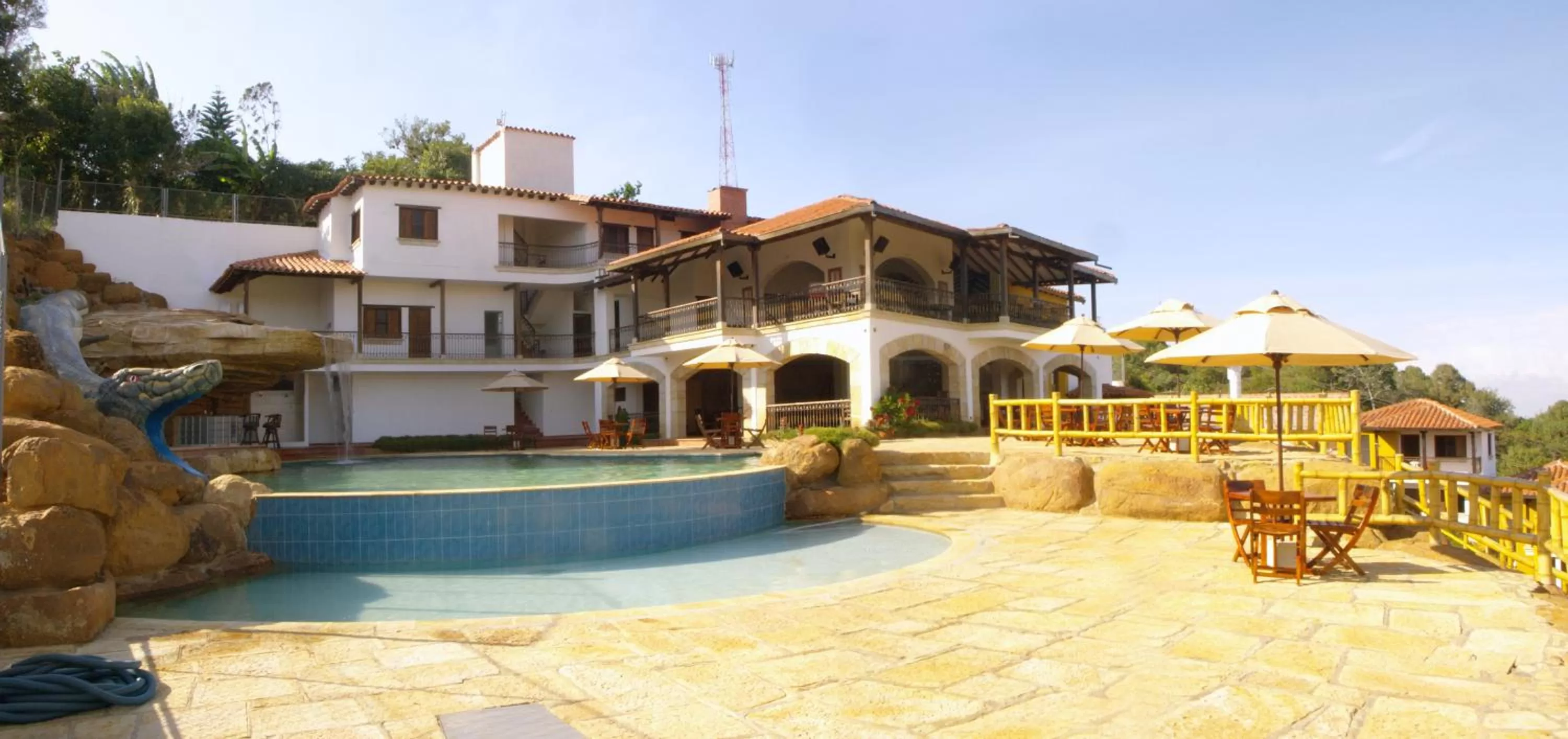 Property building, Swimming Pool in Hotel Las Rocas Resort Villanueva