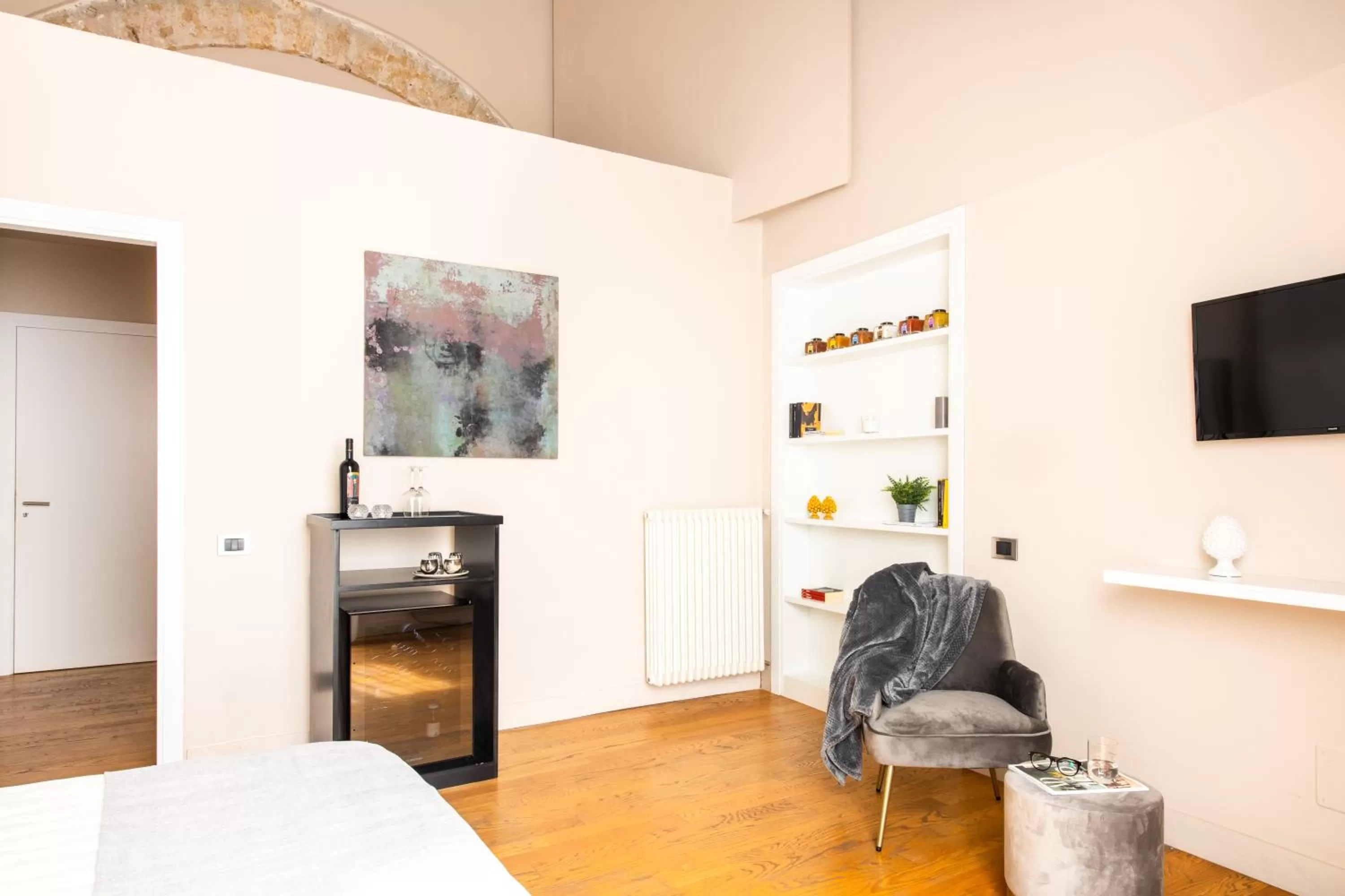 Bed in Moncada Suites & Apartments