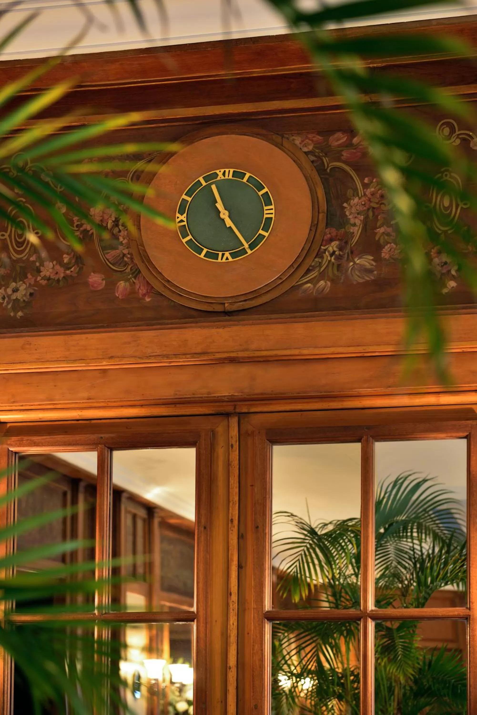 Lounge or bar in l'Echiquier Opéra Hotel Paris - MGallery Collection