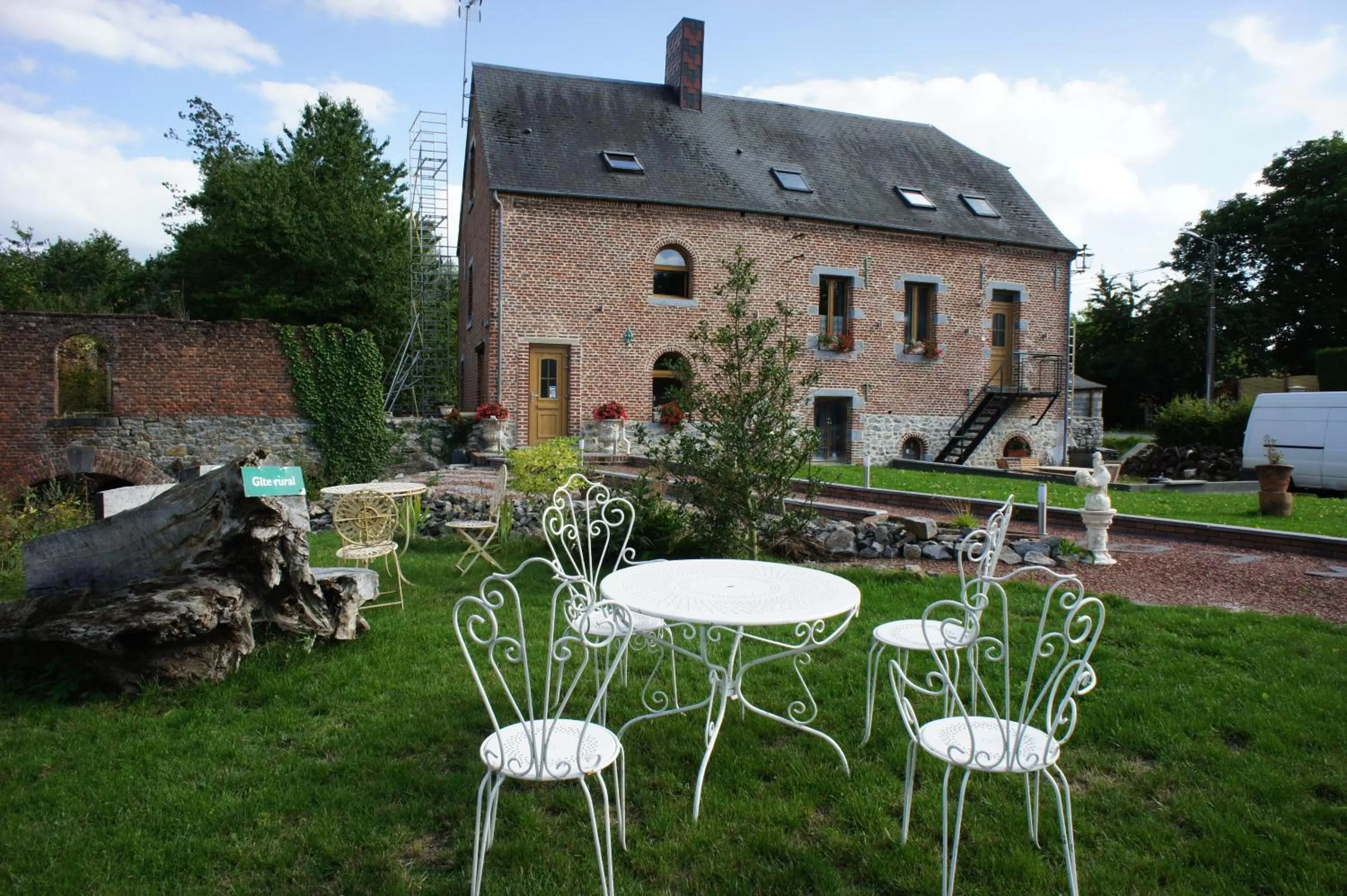 Patio in Aux Logis de la Solre