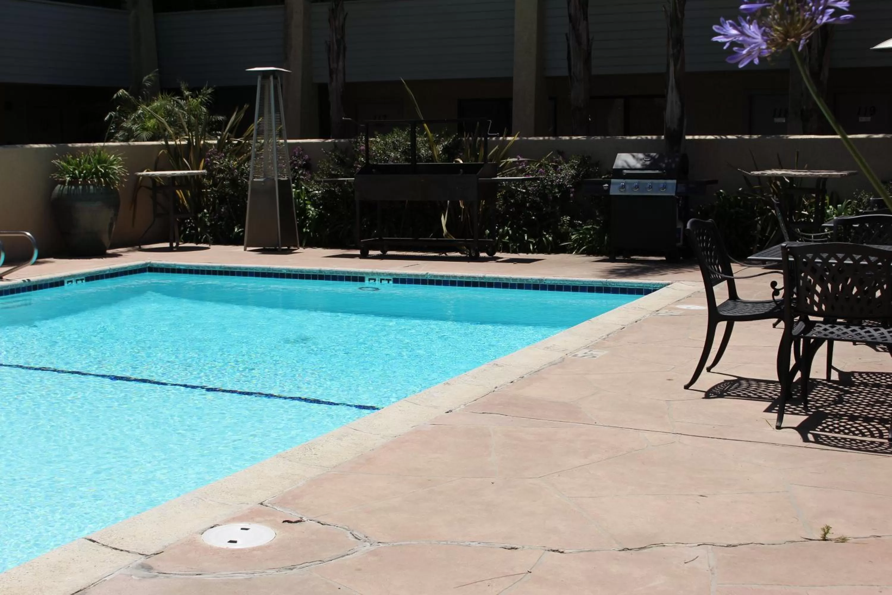 BBQ facilities in O'Cairns Inn and Suites