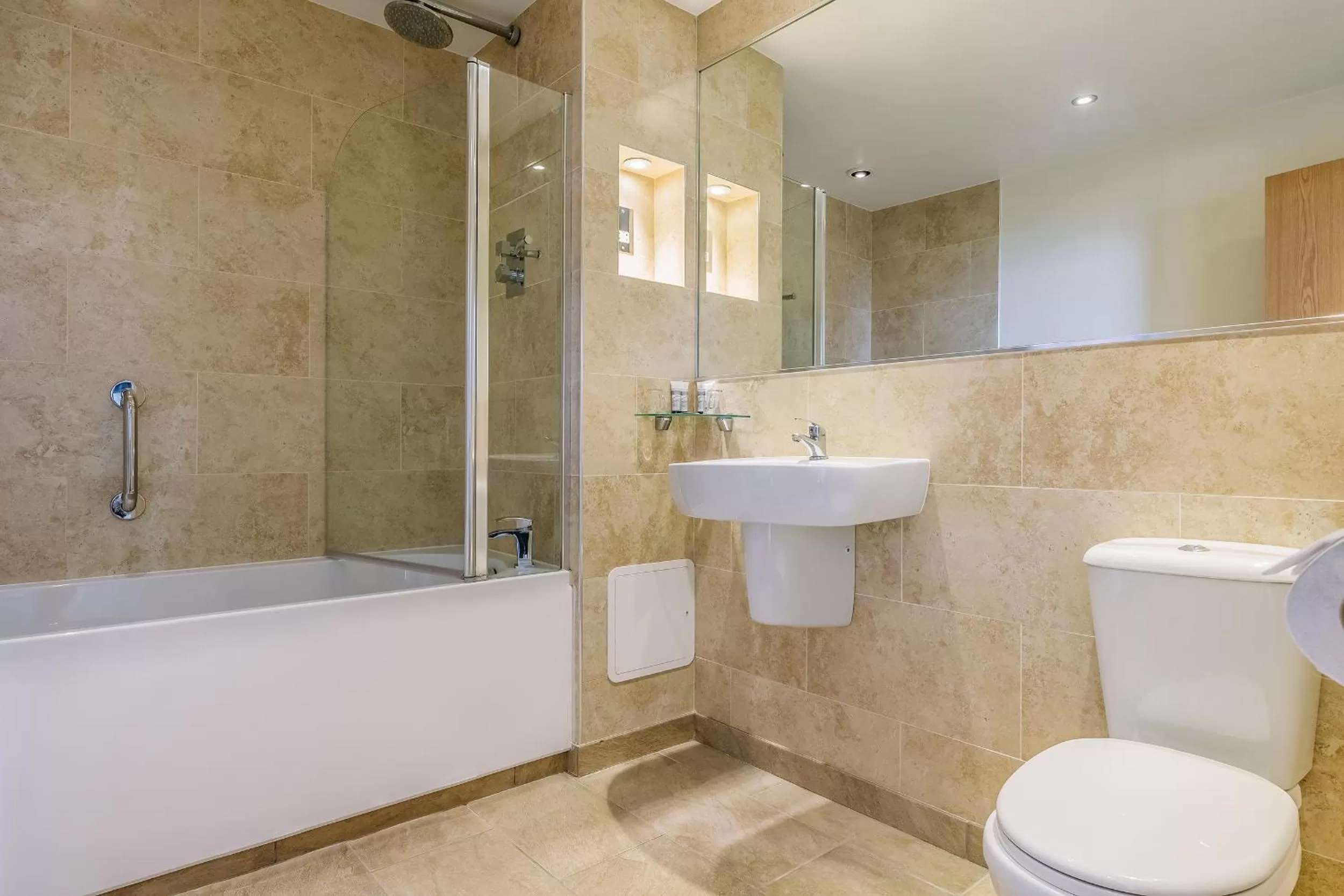 Bathroom in Muthu Westcliff Hotel (Near London Southend Airport)