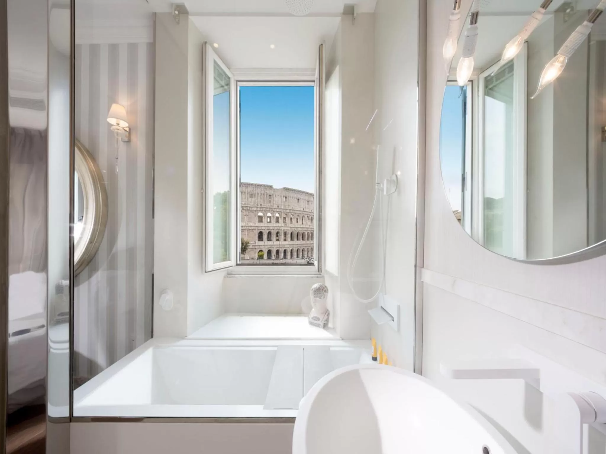Bathroom in Hotel Palazzo Manfredi – Small Luxury Hotels of the World