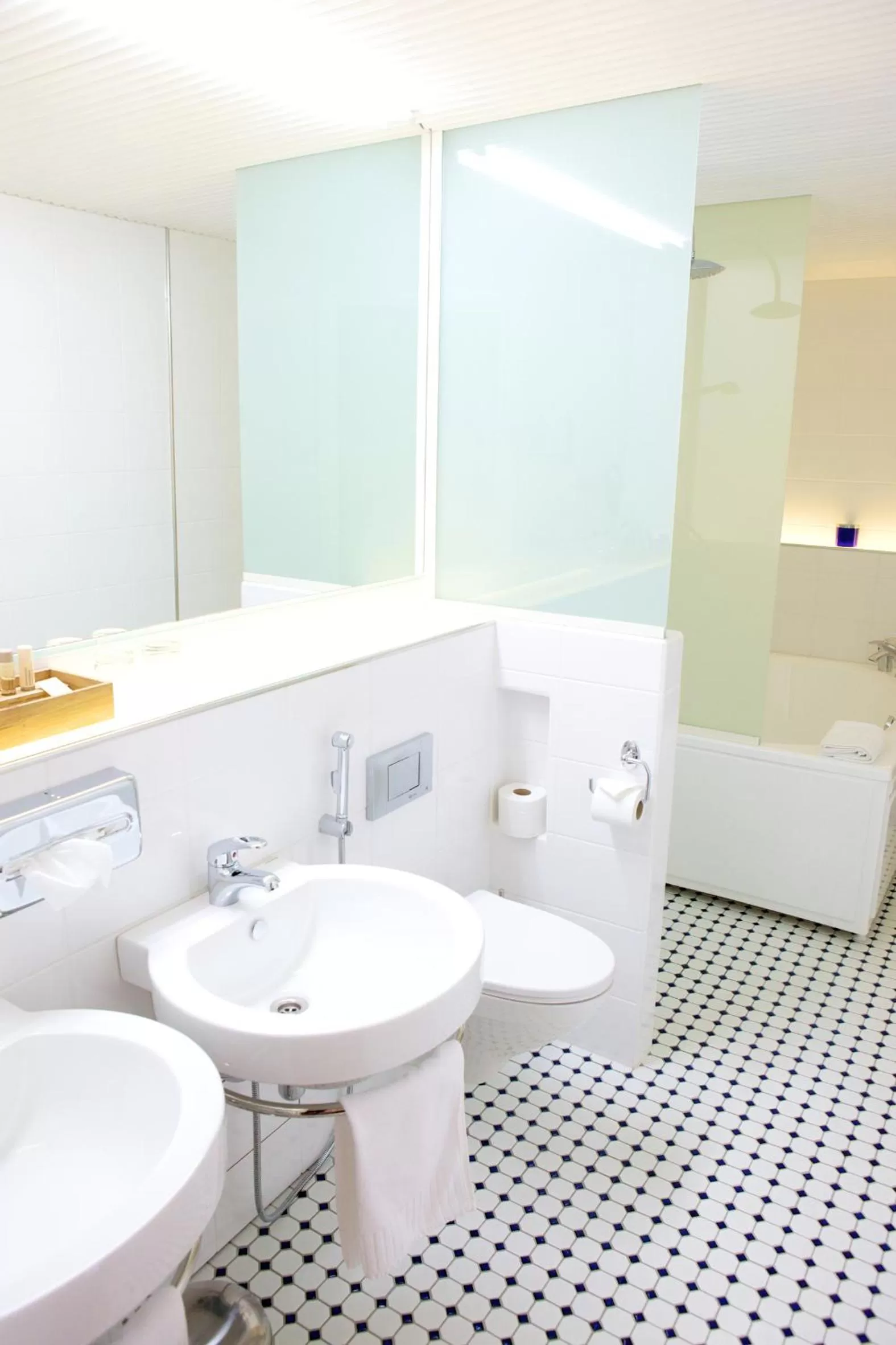 Bathroom in Boutique Hotel Yöpuu