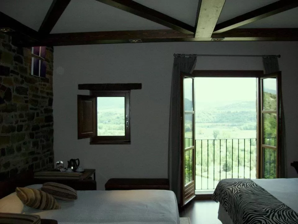 Day, Bed in Los Siete Reyes