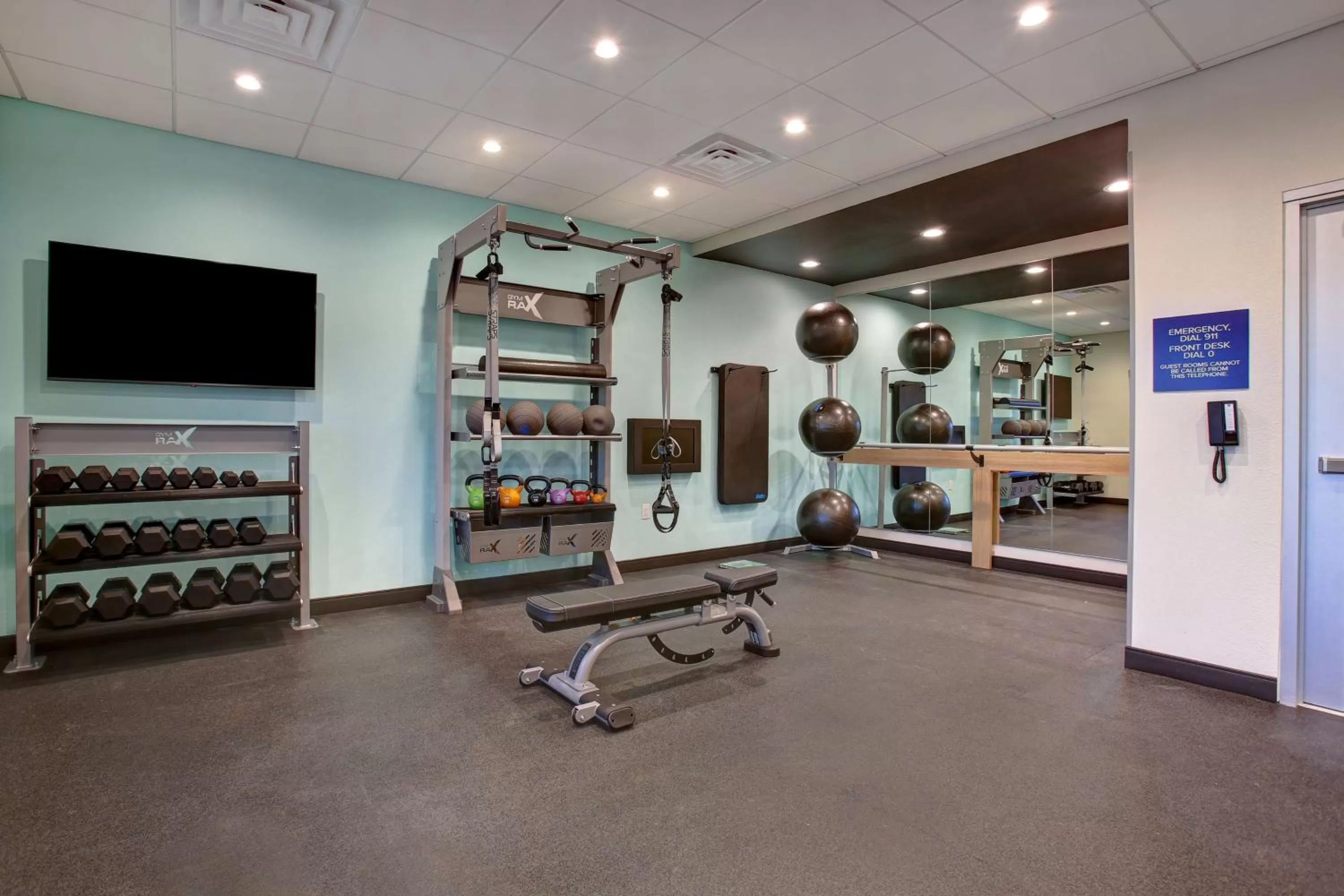 Fitness centre/facilities in Tru By Hilton Grand Prairie
