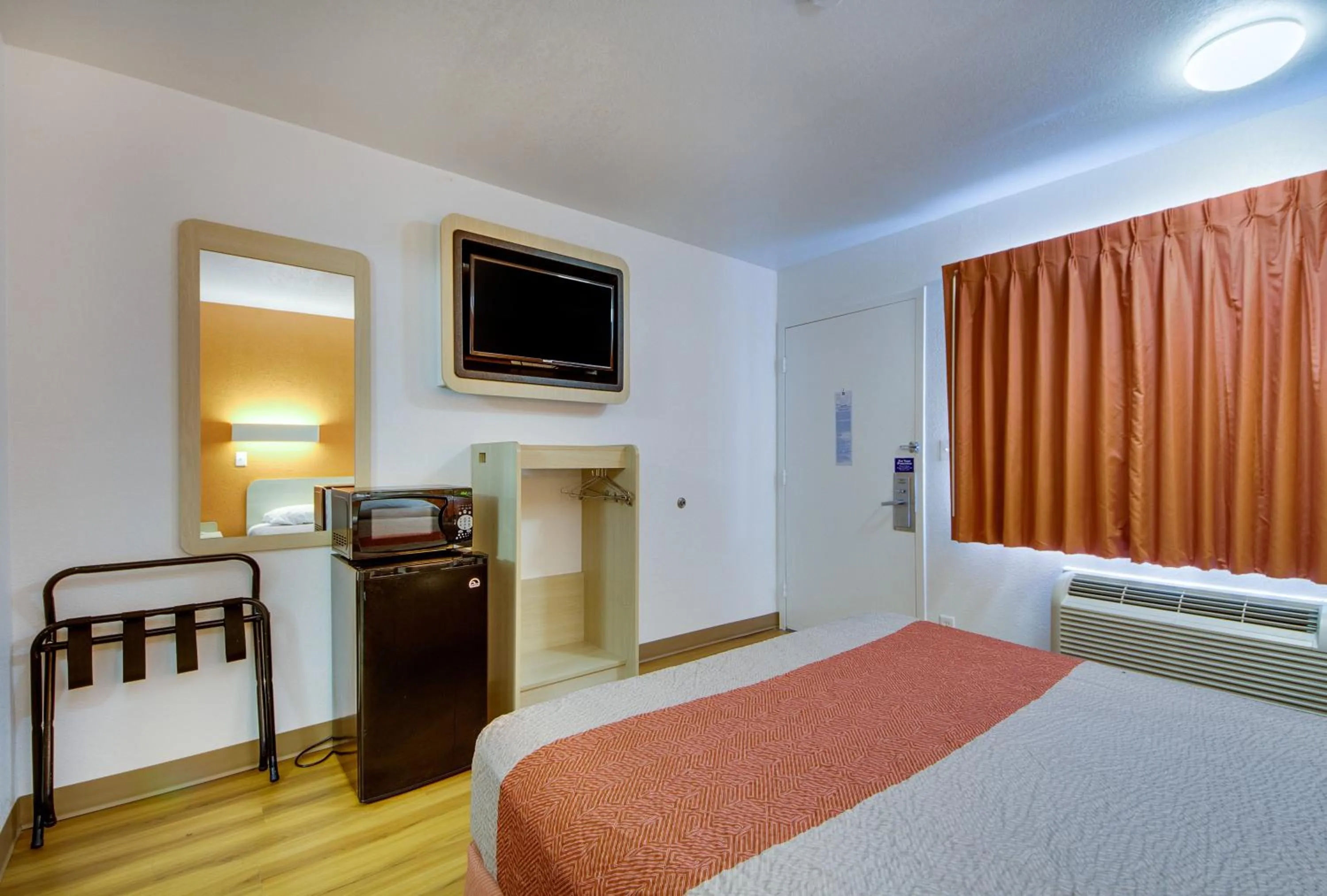 Bedroom, Bed in Avera Suites