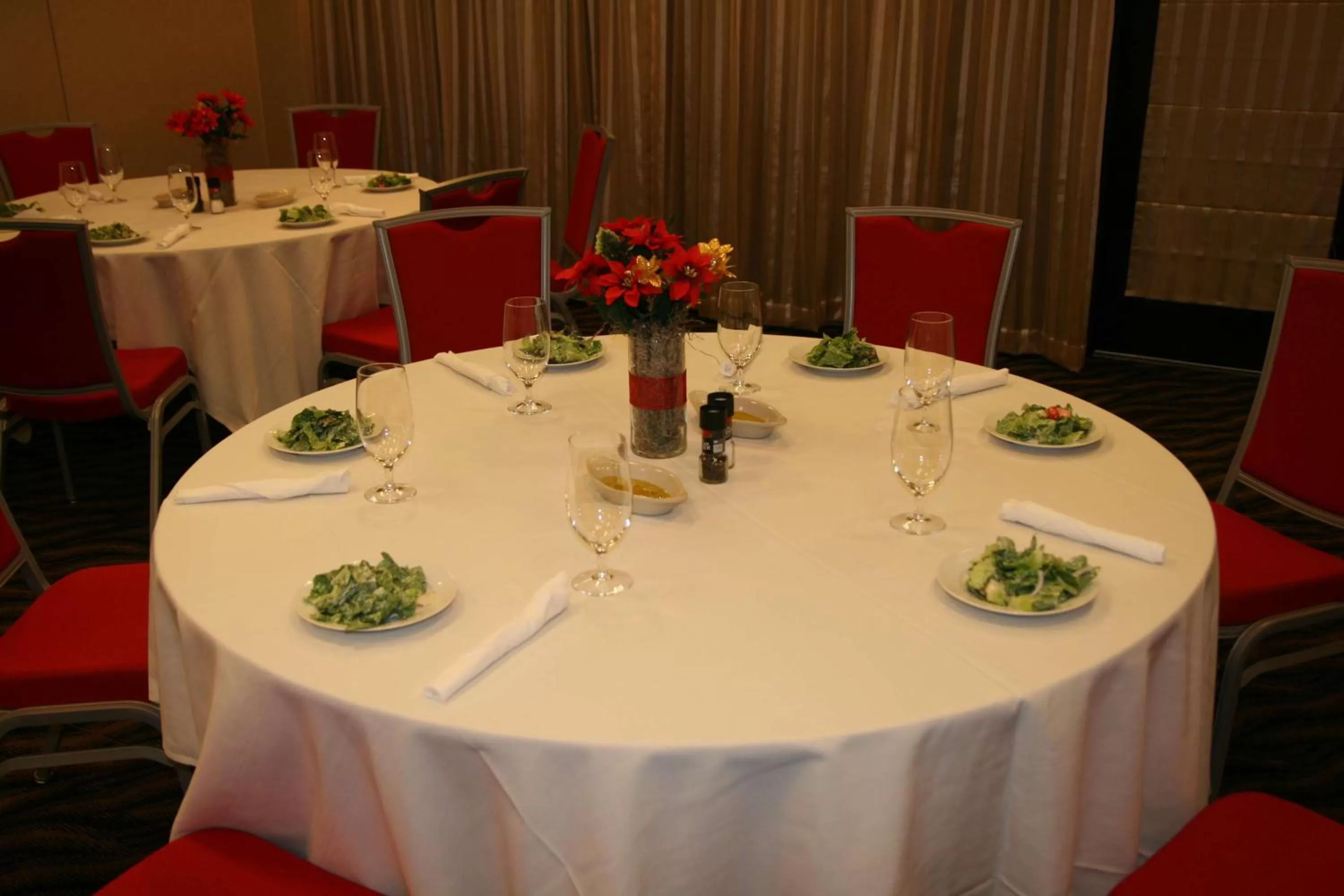 Dining area in Hampton Inn Jacksonville
