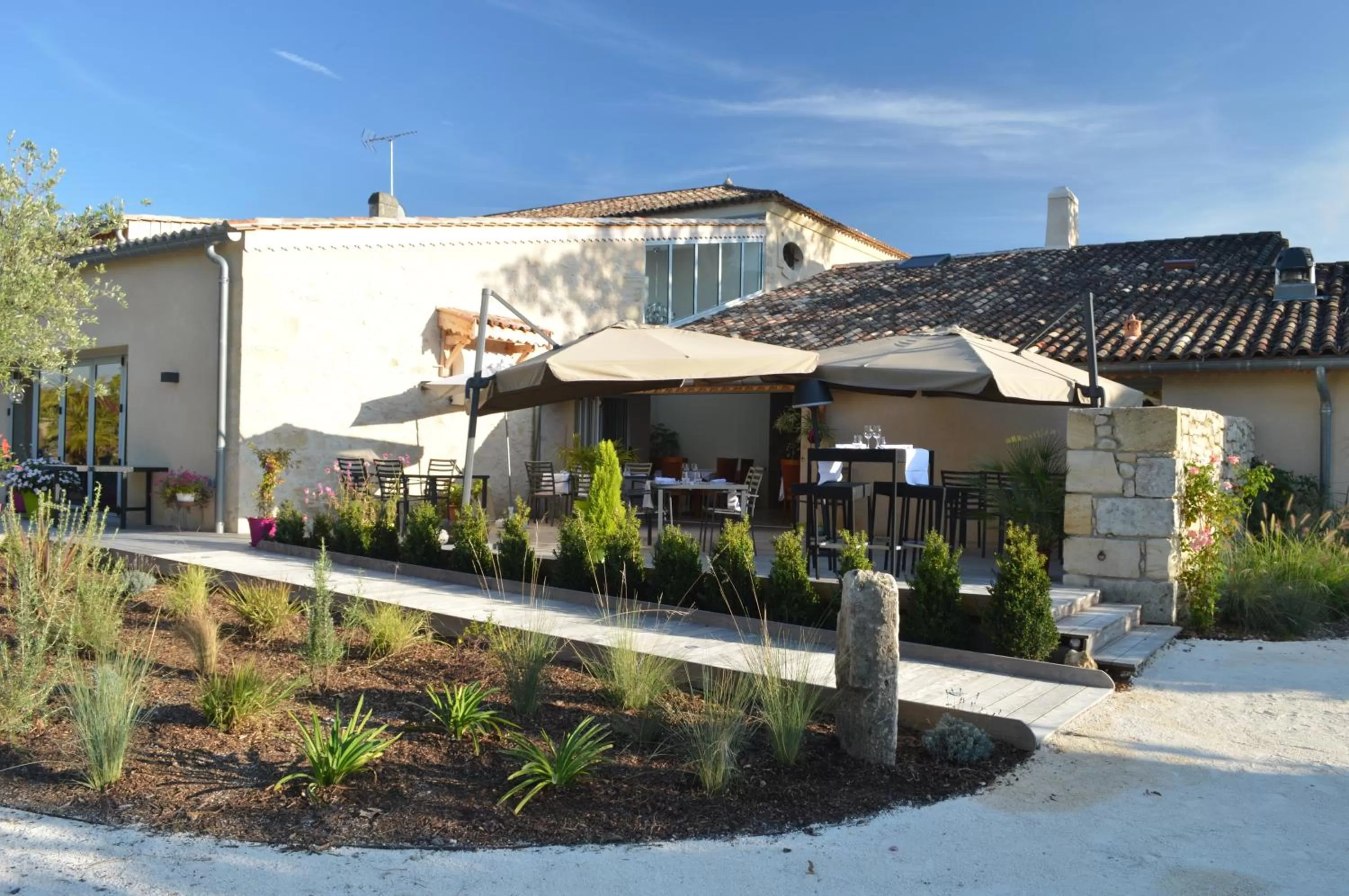 Restaurant/places to eat in Logis- Hôtel Spa Restaurant l'Epicurial