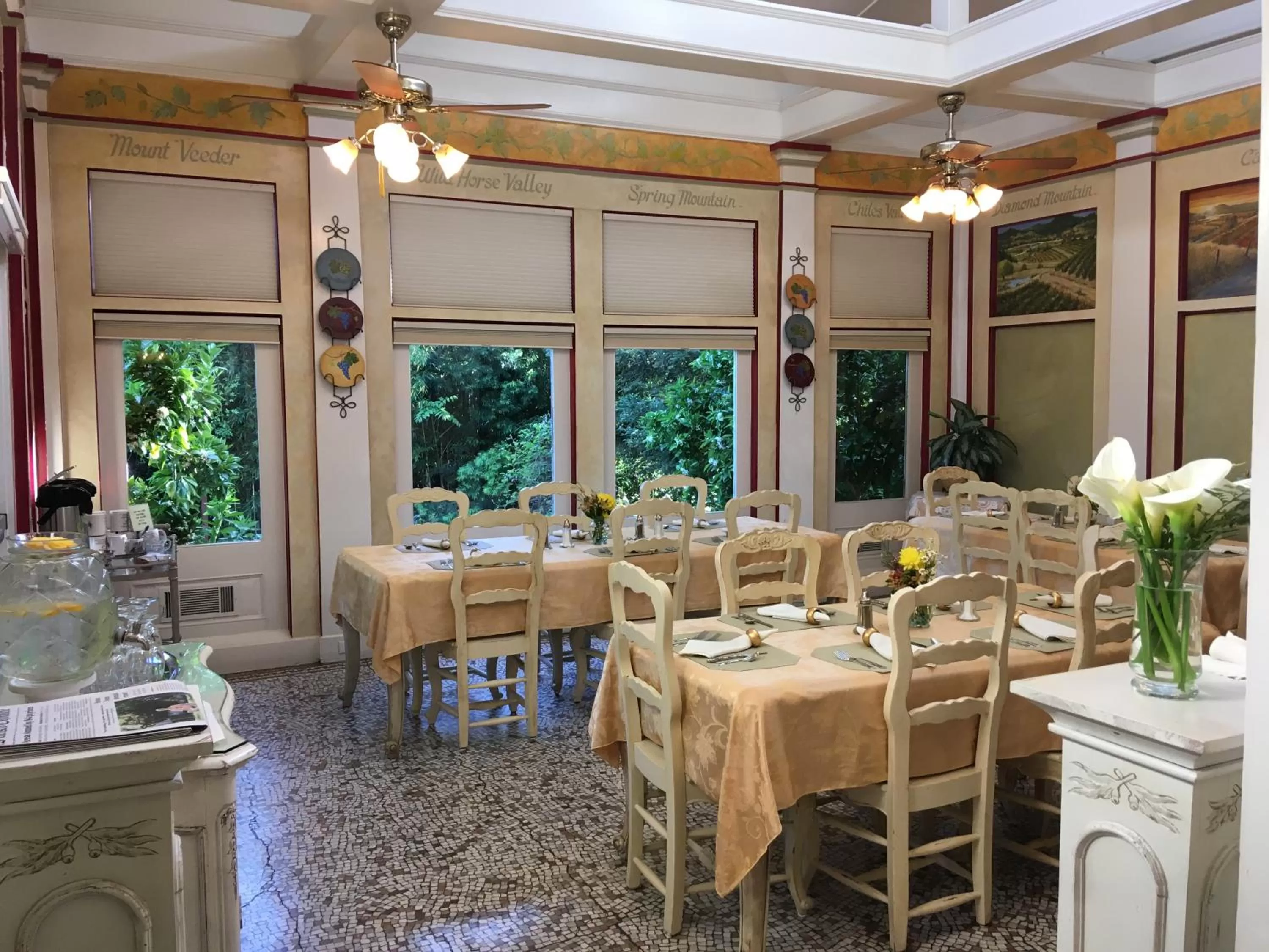 Food and drinks, Restaurant/Places to Eat in Churchill Manor