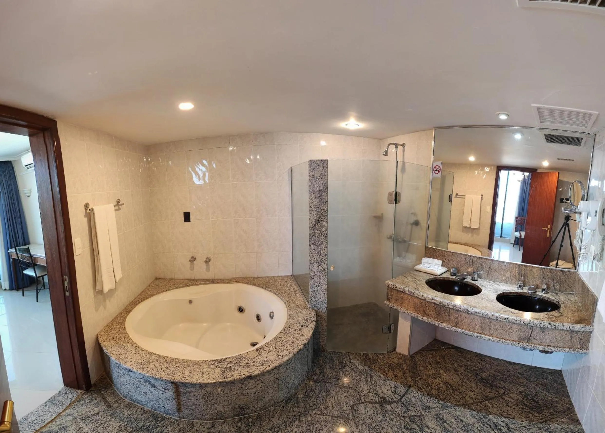 Hot Tub in Hotel Golden Park Internacional Foz & Convenções By Nacional Inn