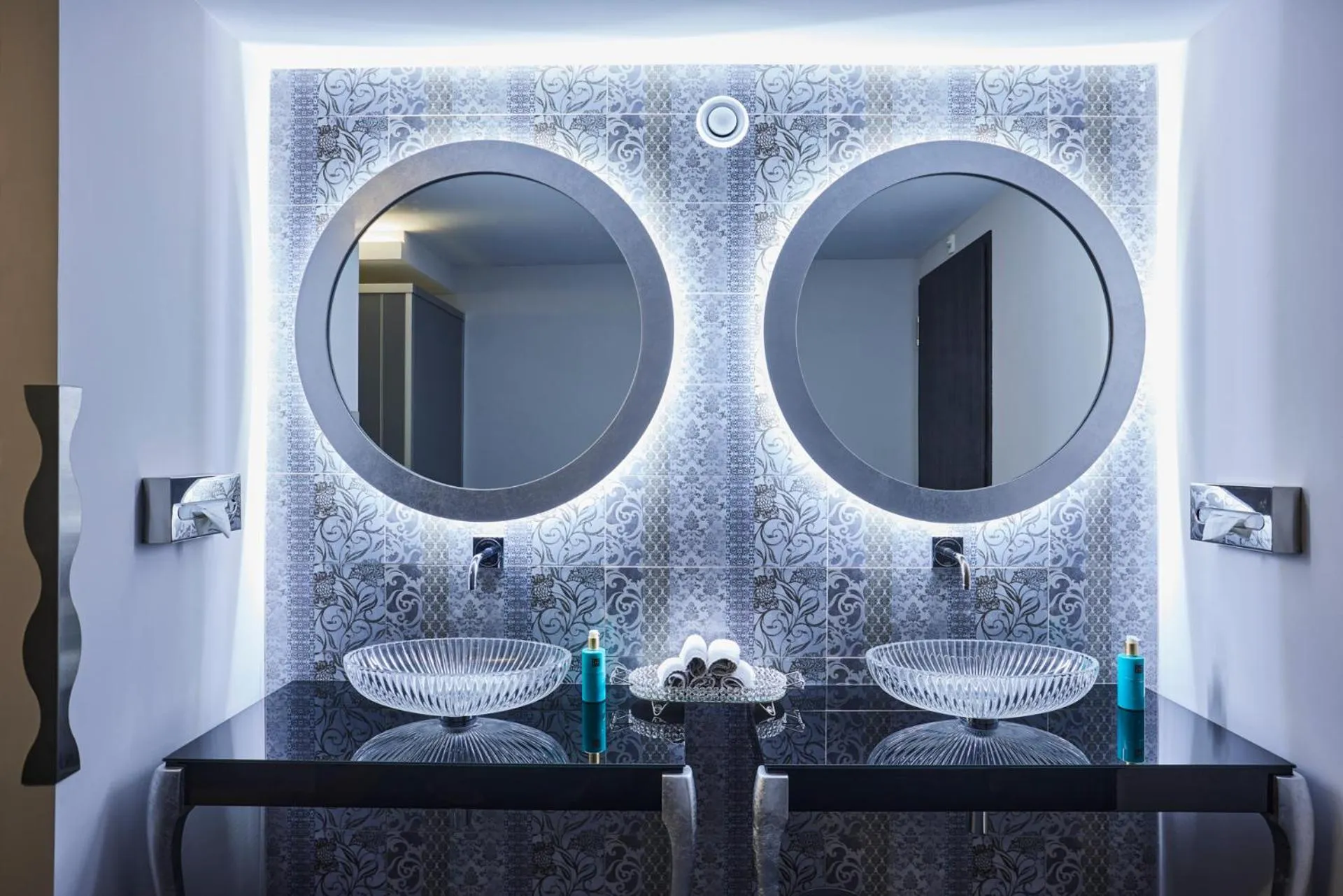 Toilet in Classic Hotel Harmonie