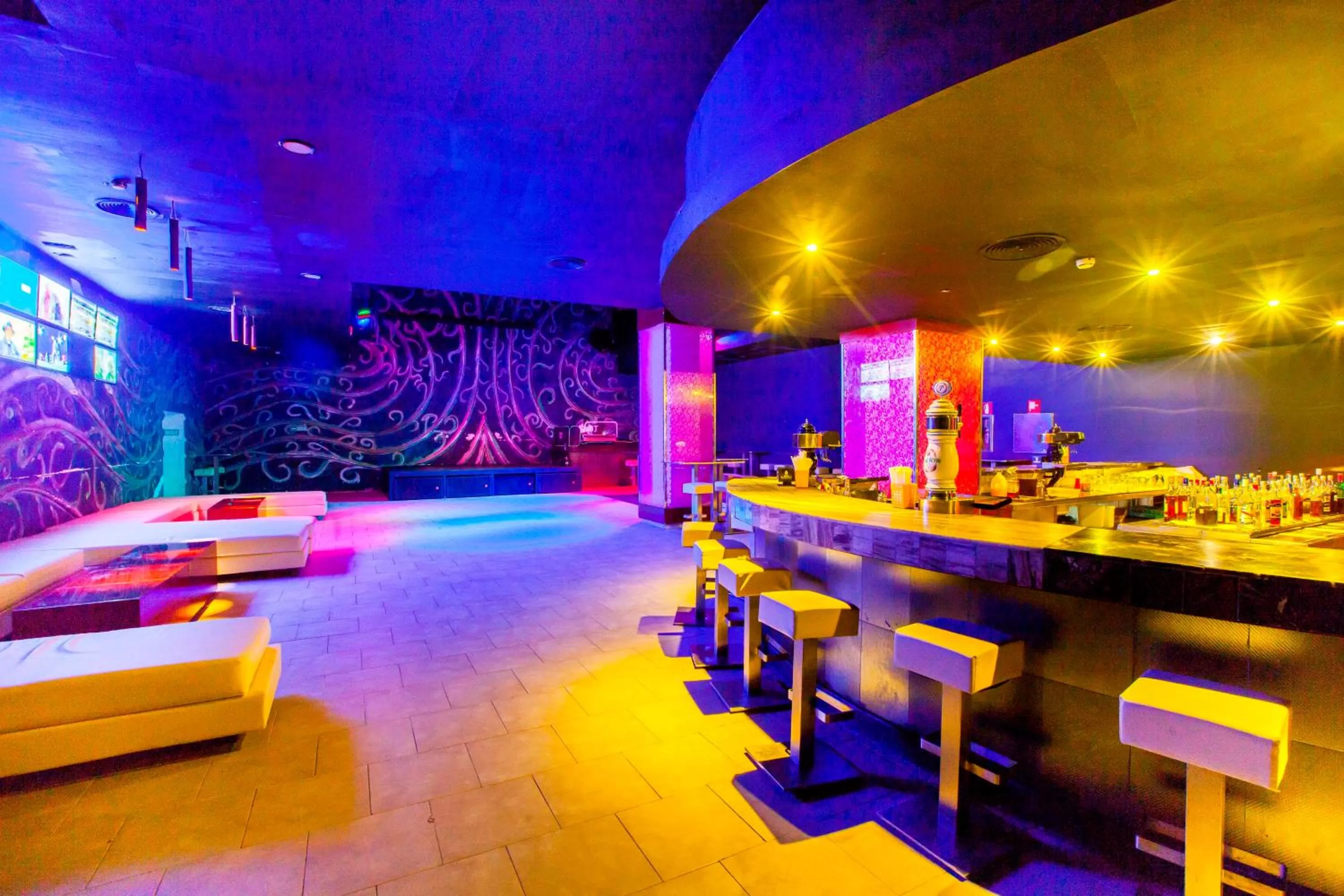 Nightclub / DJ in Majestic Elegance Punta Cana - All Inclusive