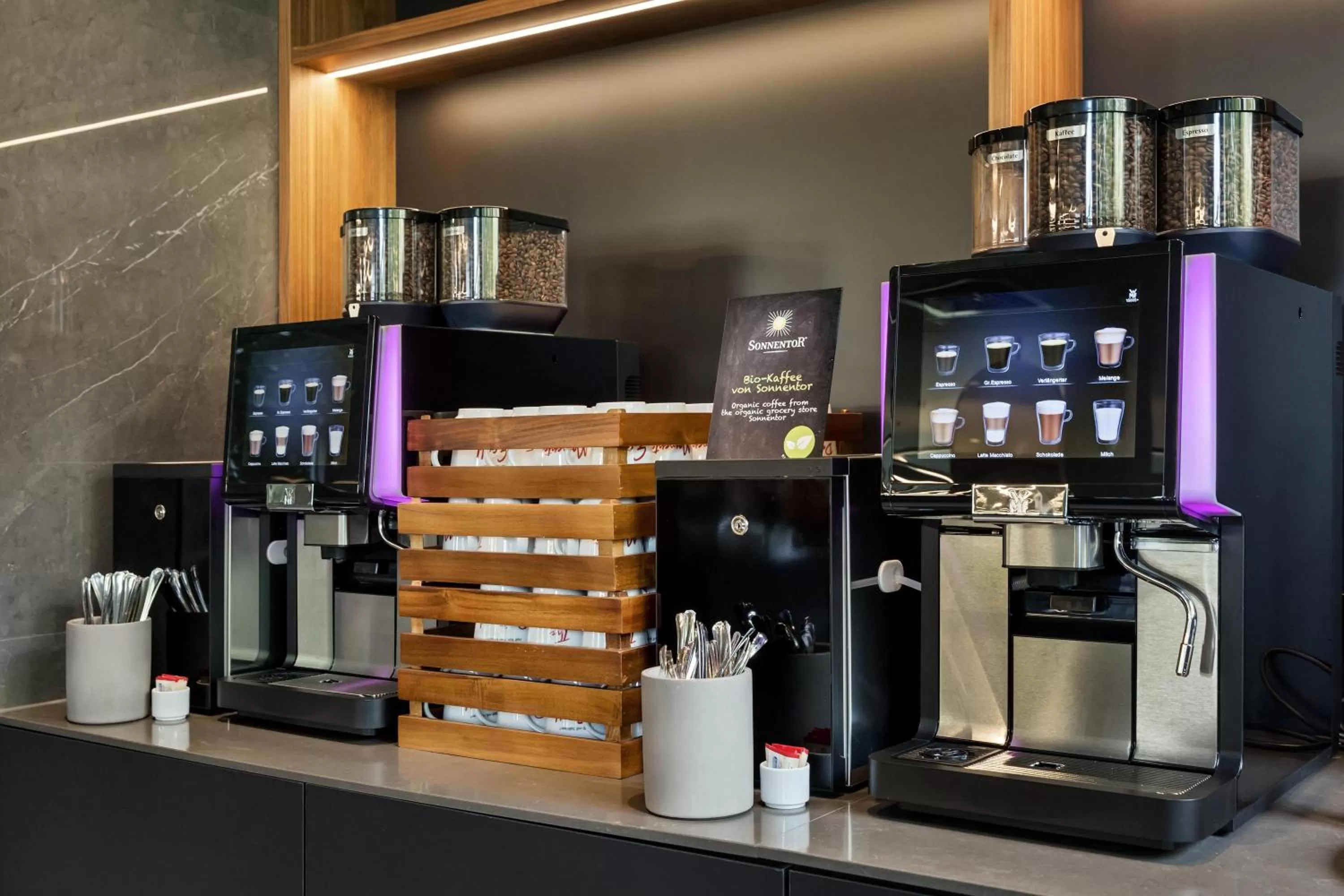 Restaurant/places to eat in Austria Trend Hotel Bosei Wien