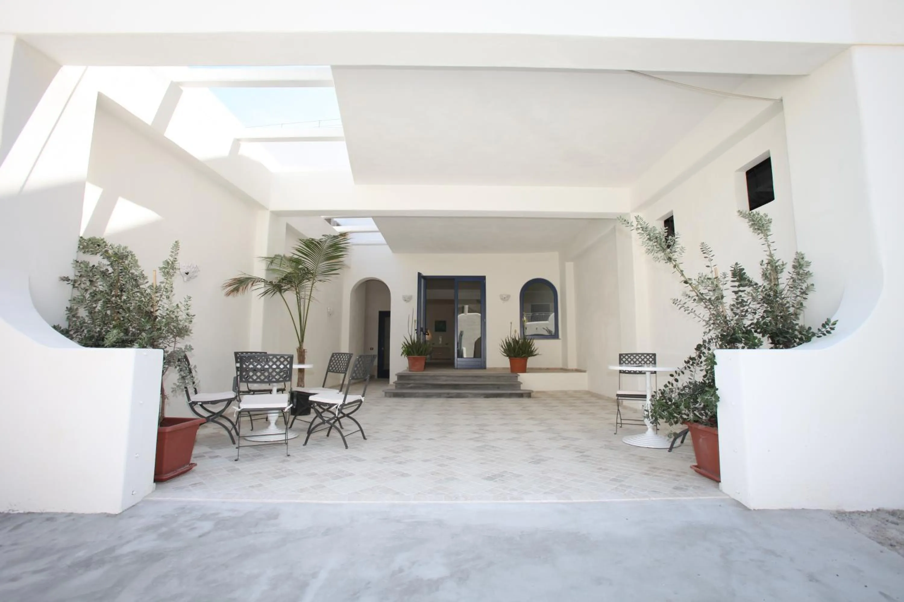 Facade/entrance in Hotel Cutimare - Aeolian Charme