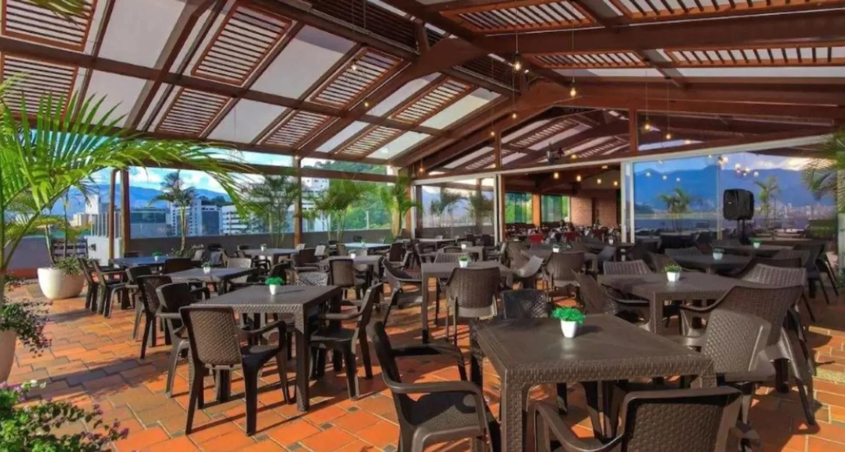 Restaurant/places to eat in Mi Hotel Sandiego