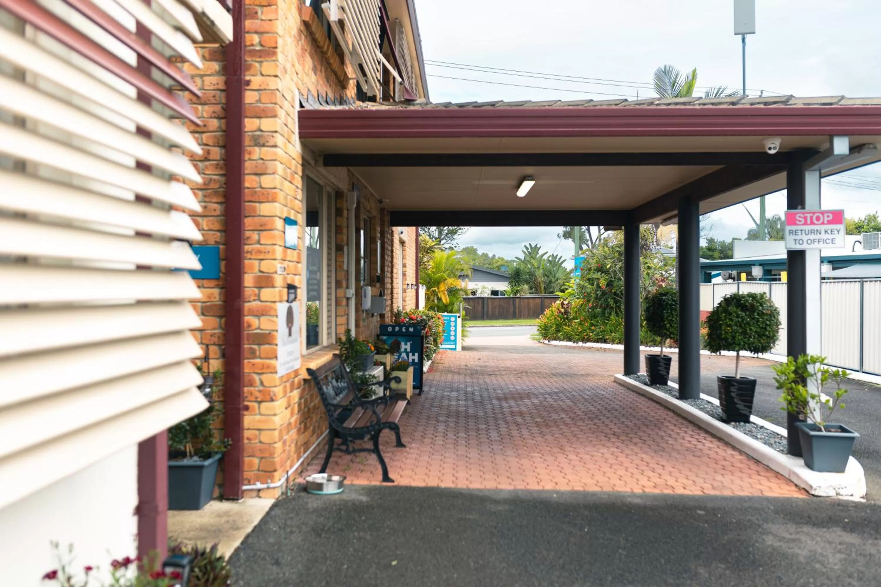 Kennedy Drive Boutique Motel - Close To City Centre & Airport