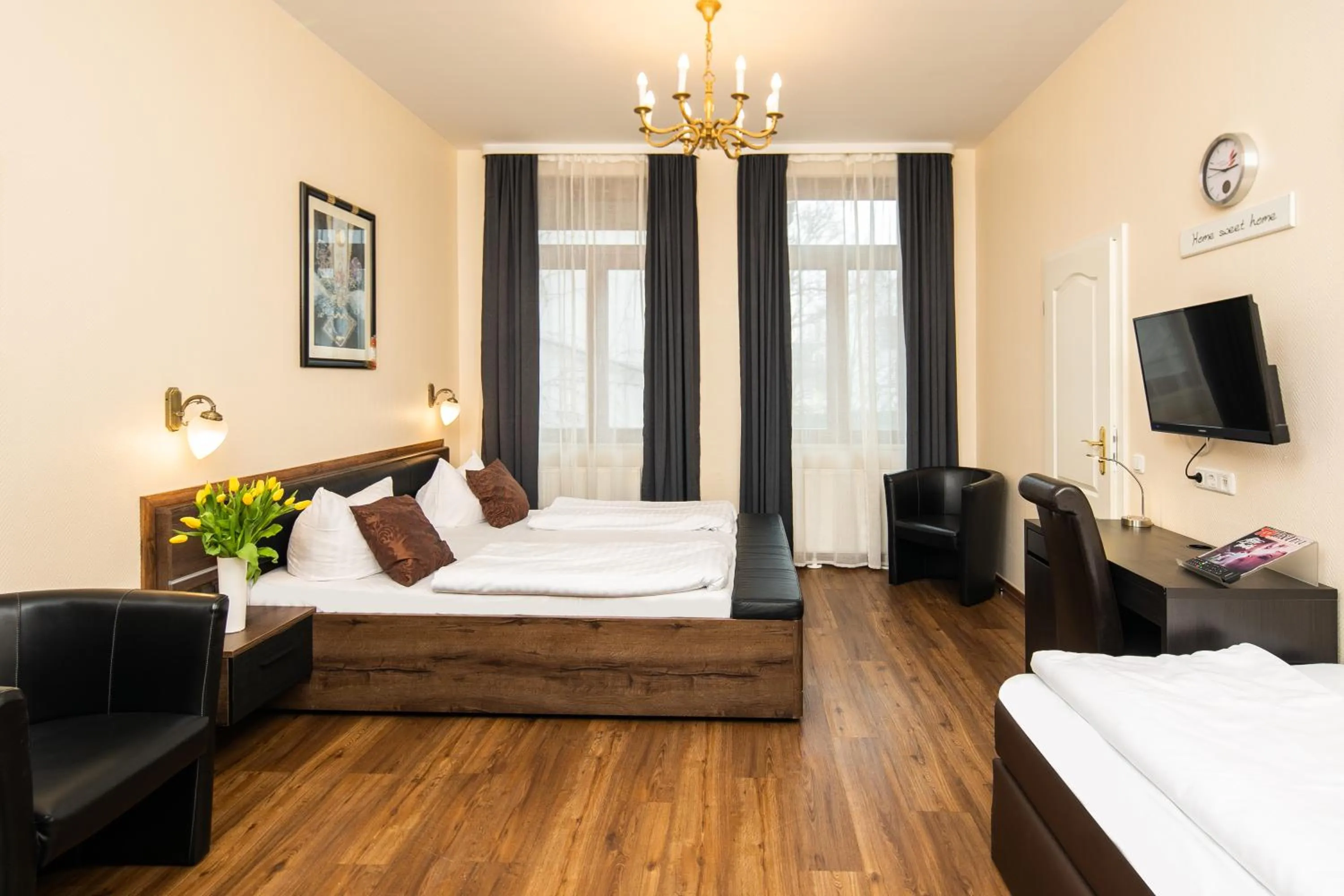 Bed in City Hotel Kaiserhof