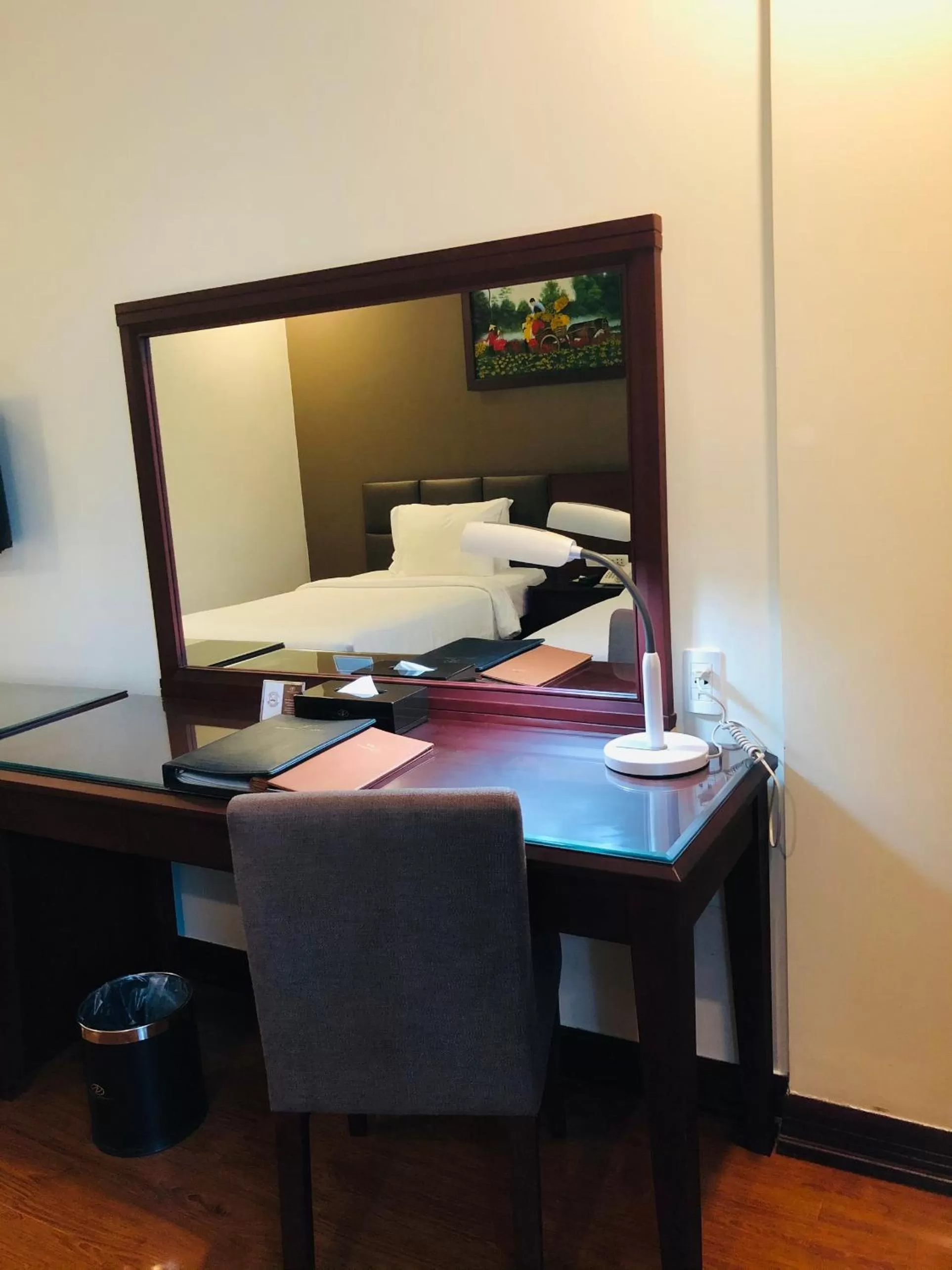 Seating area, TV/Entertainment Center in Northern Saigon Hotel