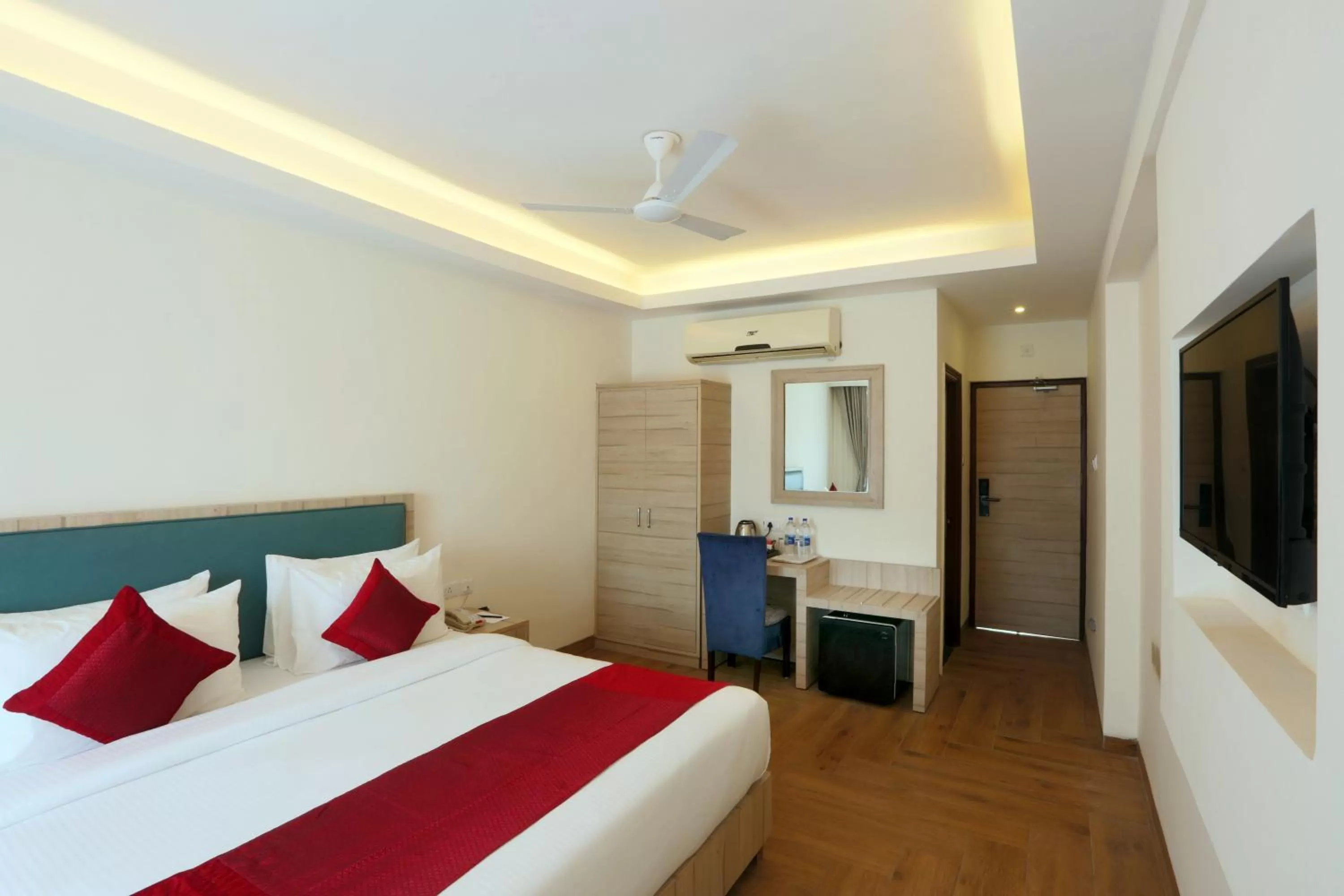 Bed in Le Seasons Resort