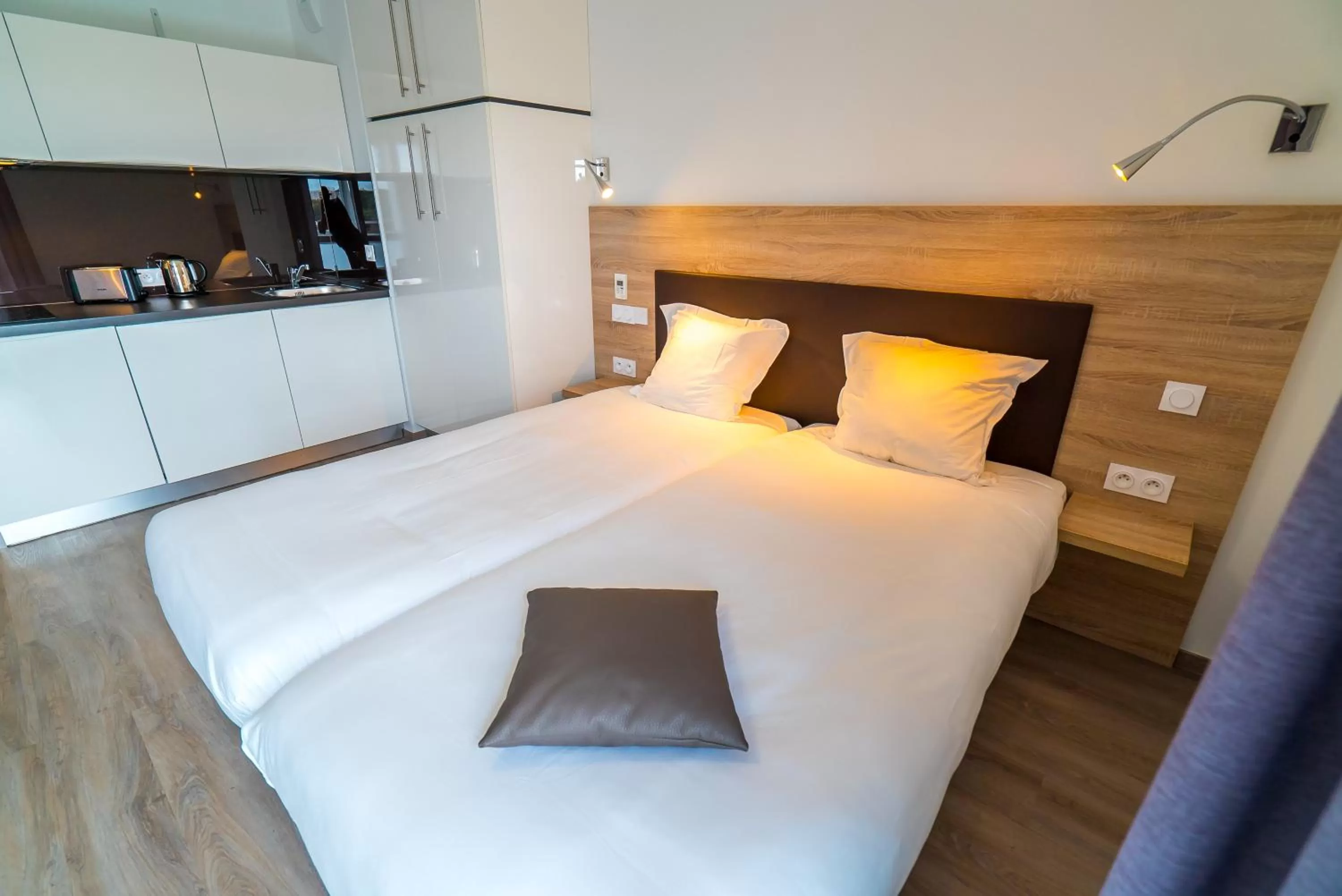 Bedroom, Bed in All Suites Appart Hôtel - Choisy-le-Roi