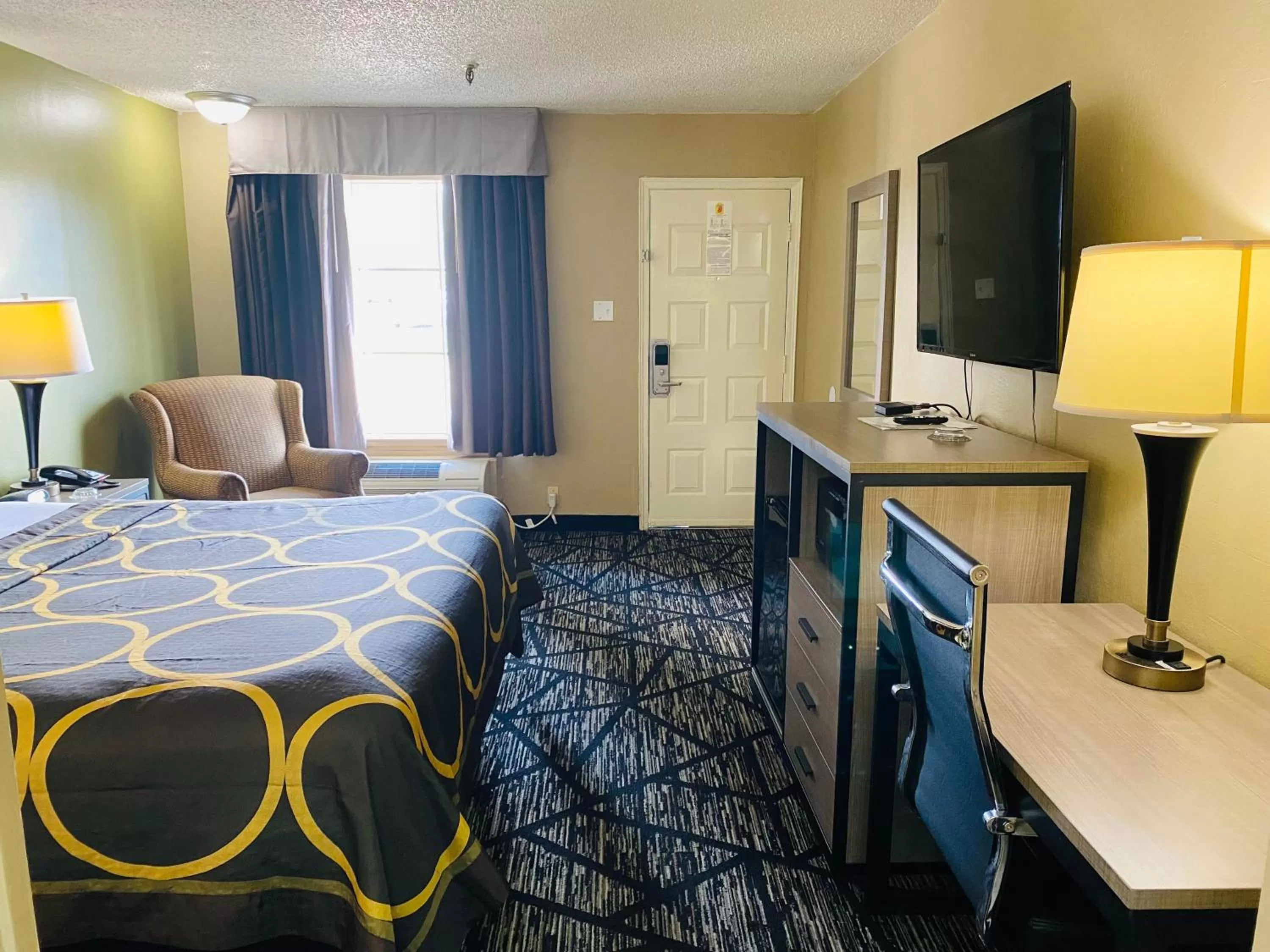 Bed in Super 8 by Wyndham New Iberia