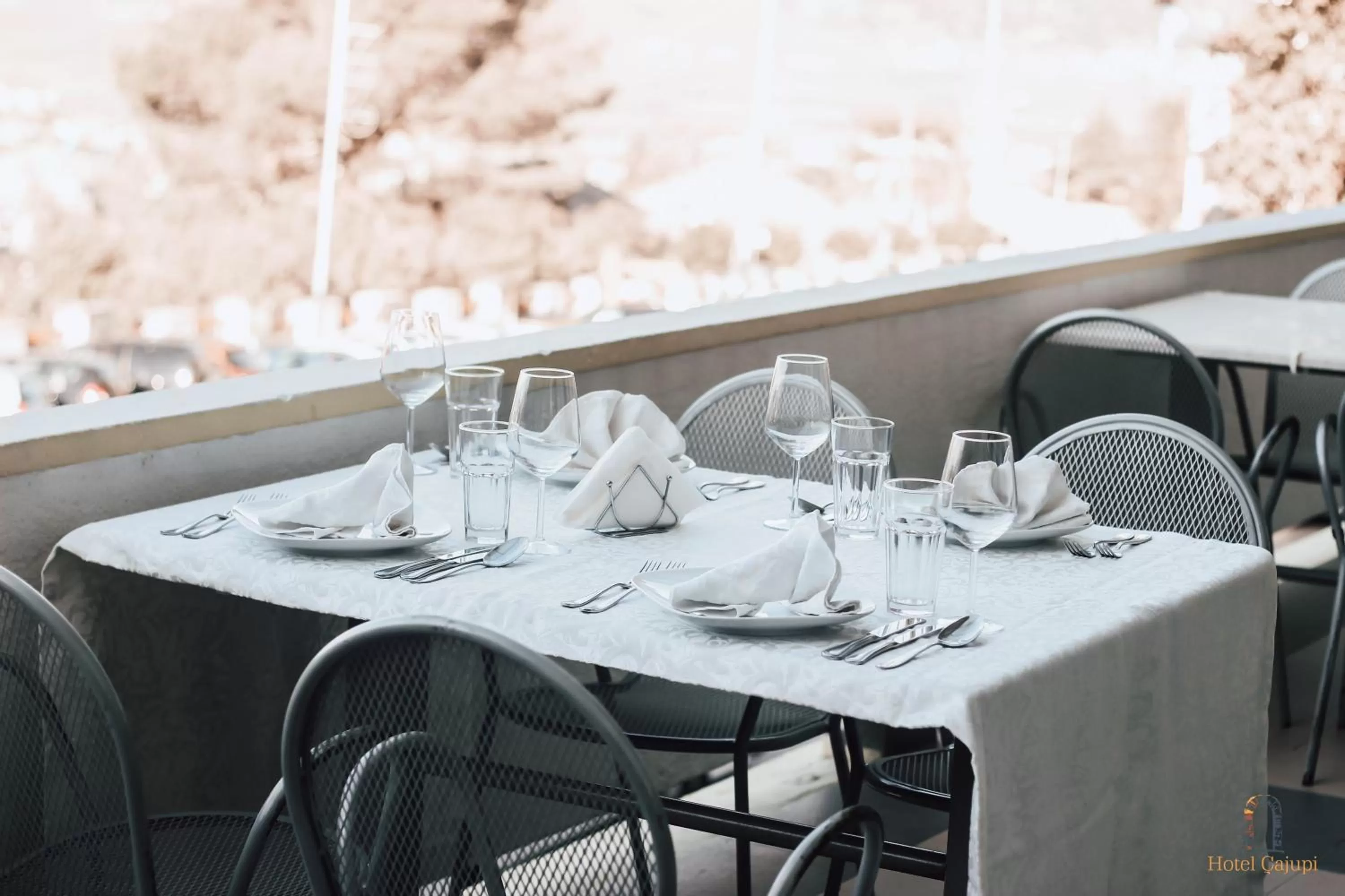 Restaurant/places to eat in Hotel Cajupi