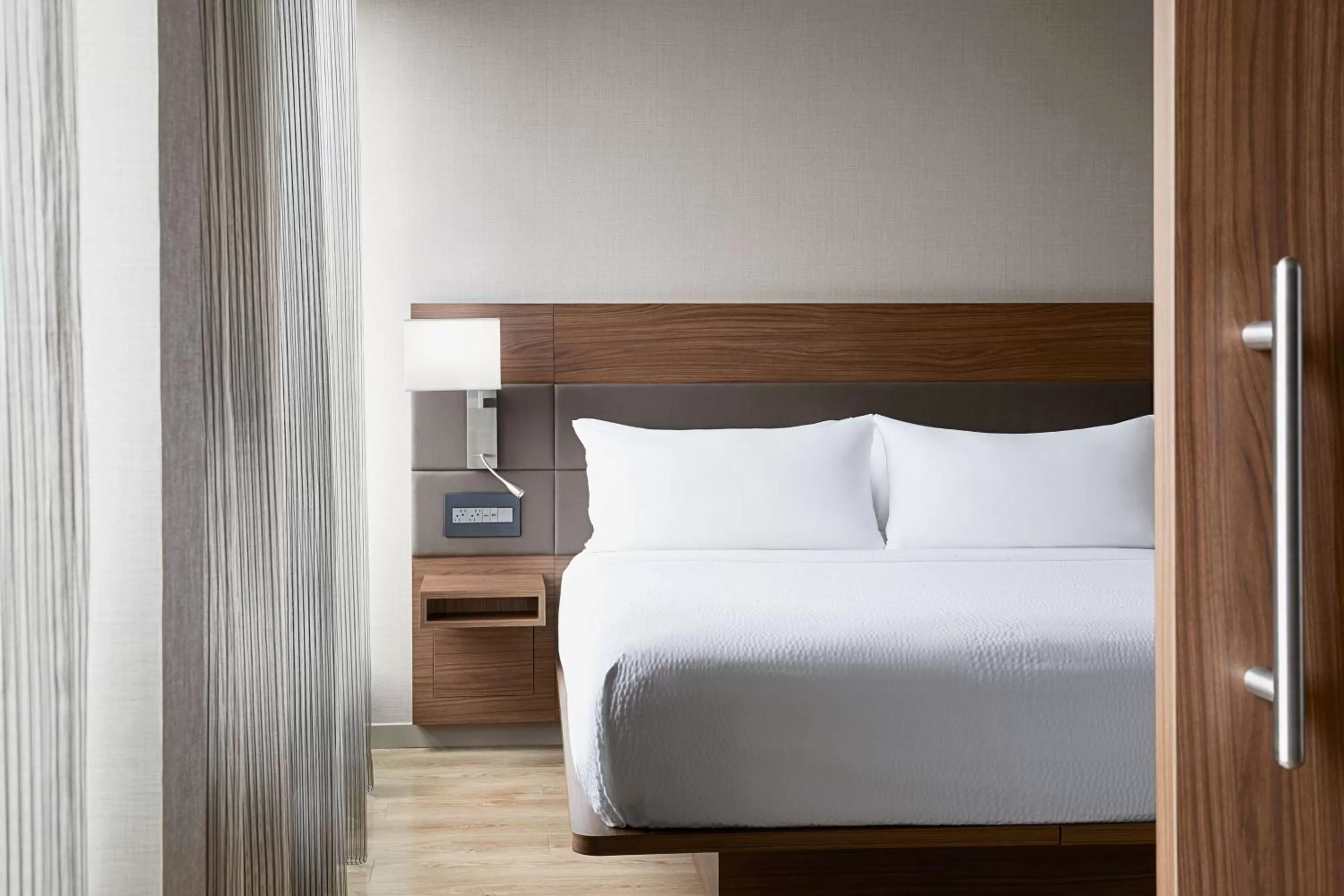 Photo of the whole room, Bed in AC Hotel by Marriott Bloomington Mall of America