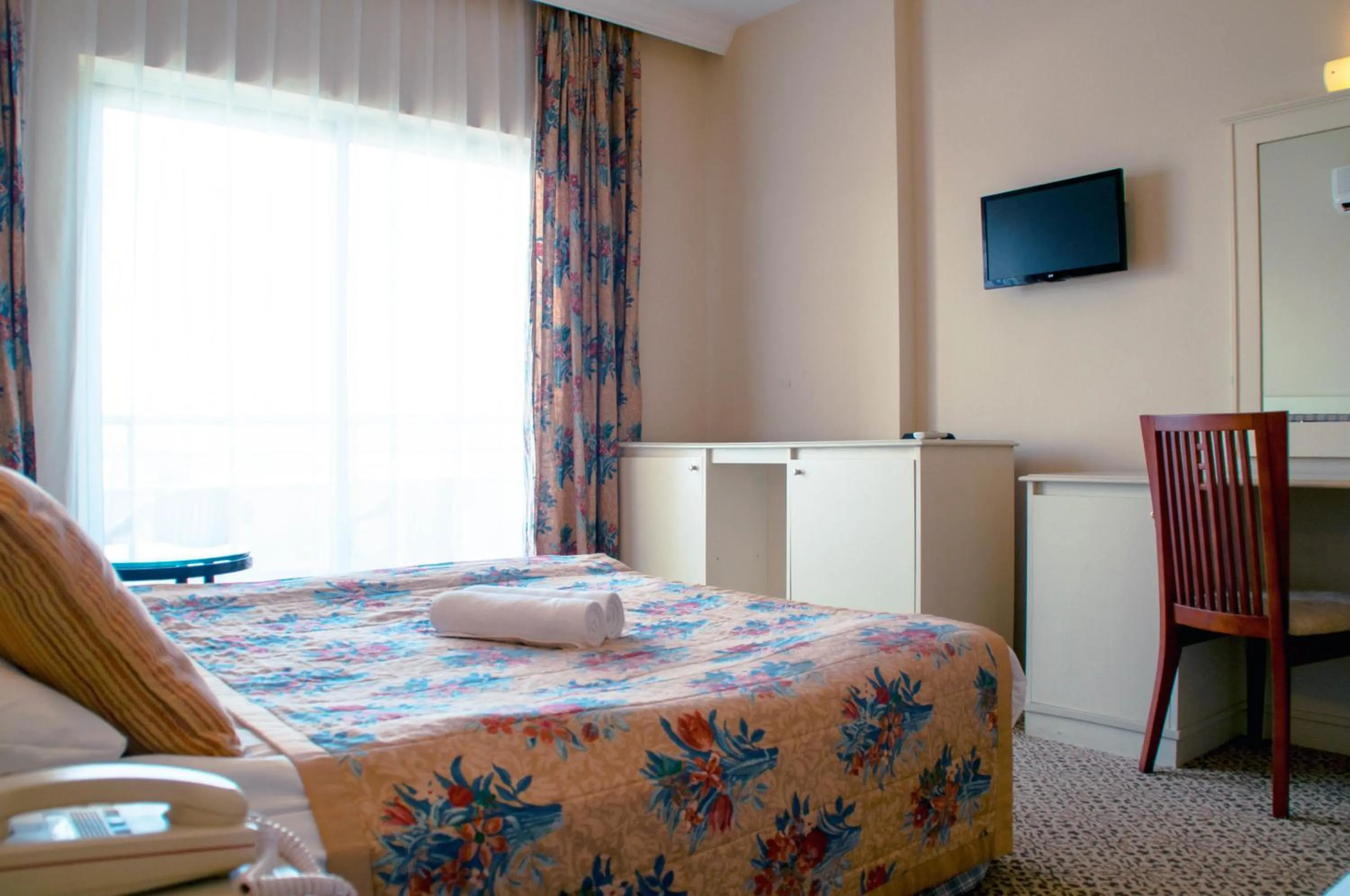 Photo of the whole room, Bed in Belkon Hotel