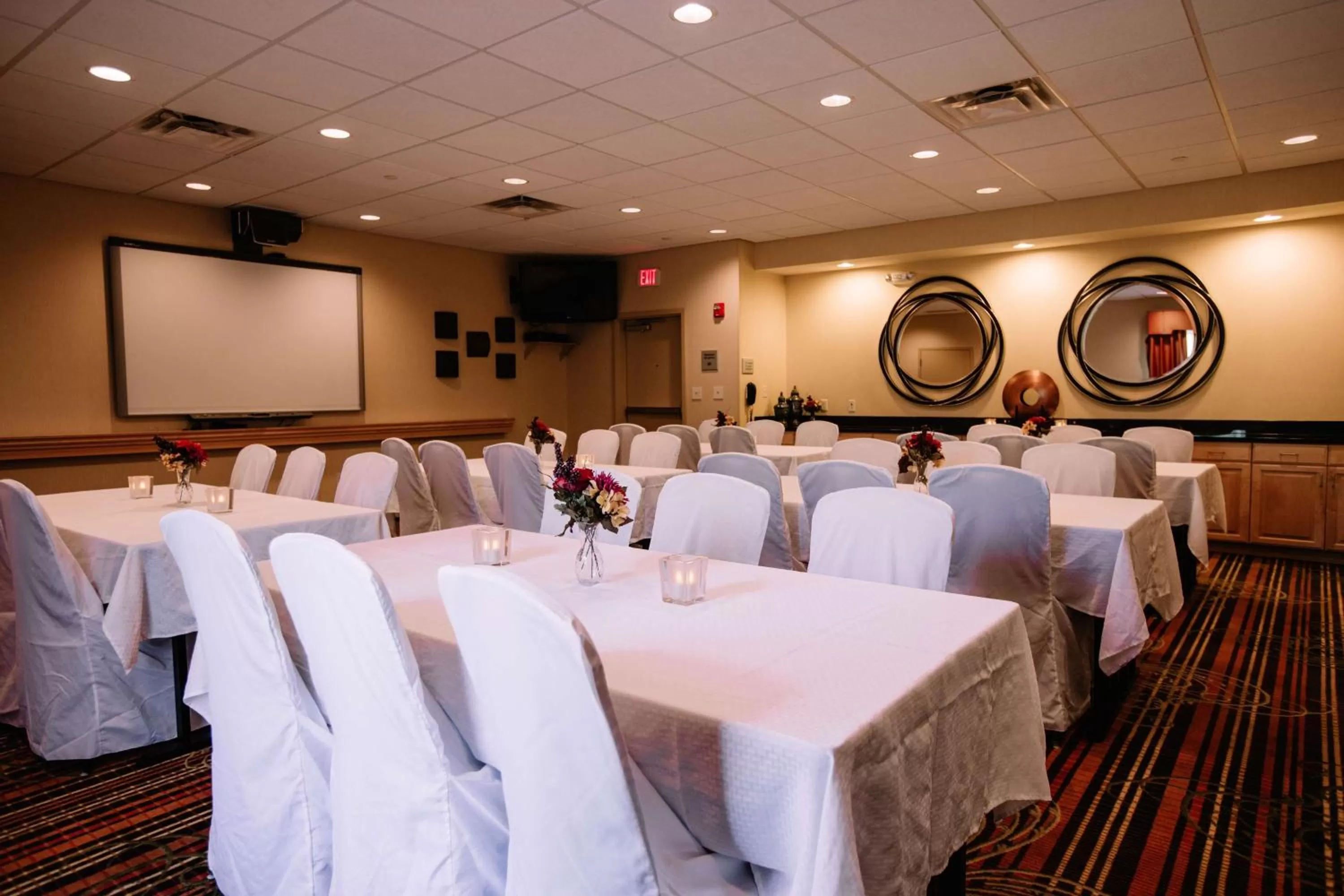 Meeting/conference room in Hampton Inn & Suites Minot