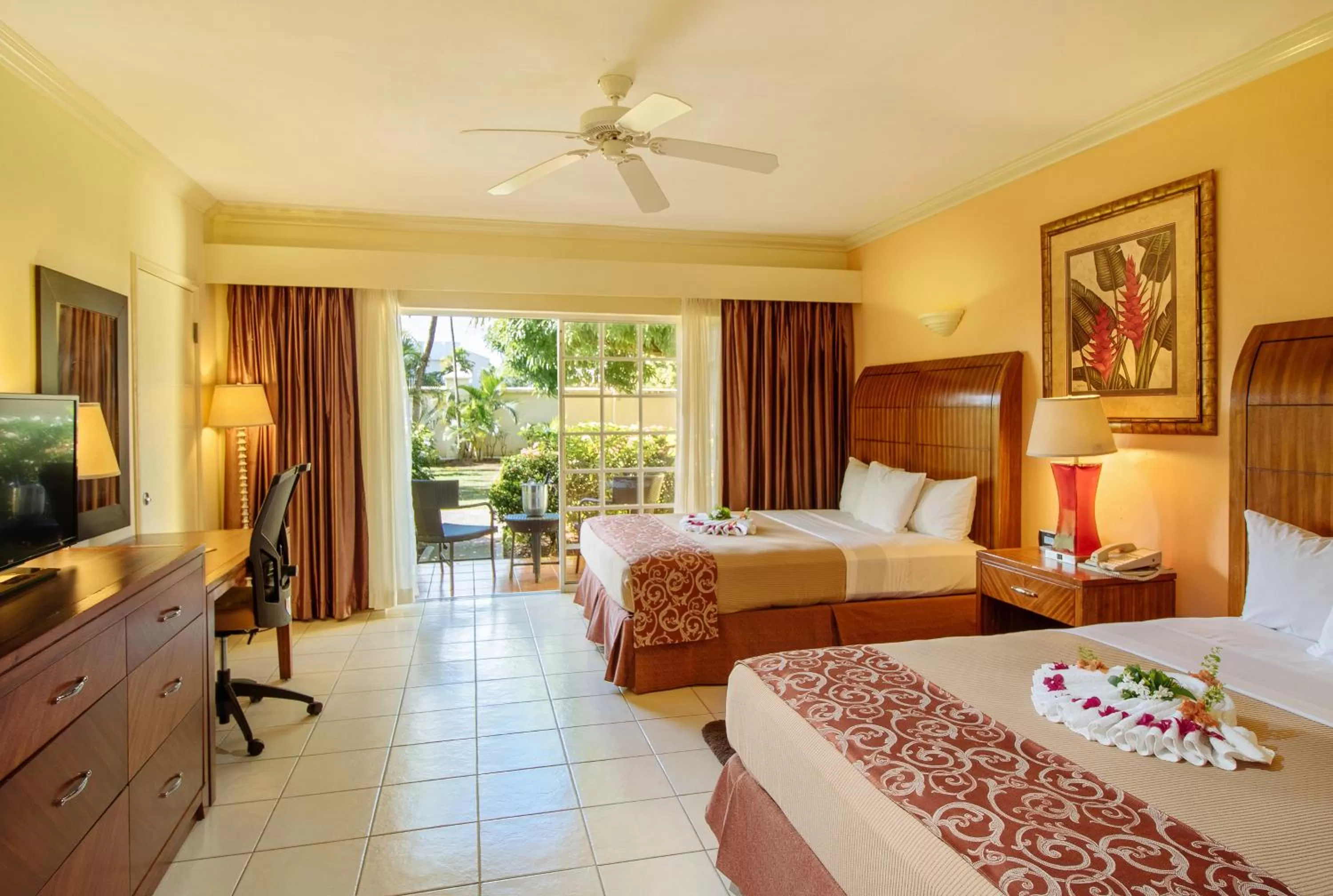 Photo of the whole room, Bed in Bay Gardens Hotel