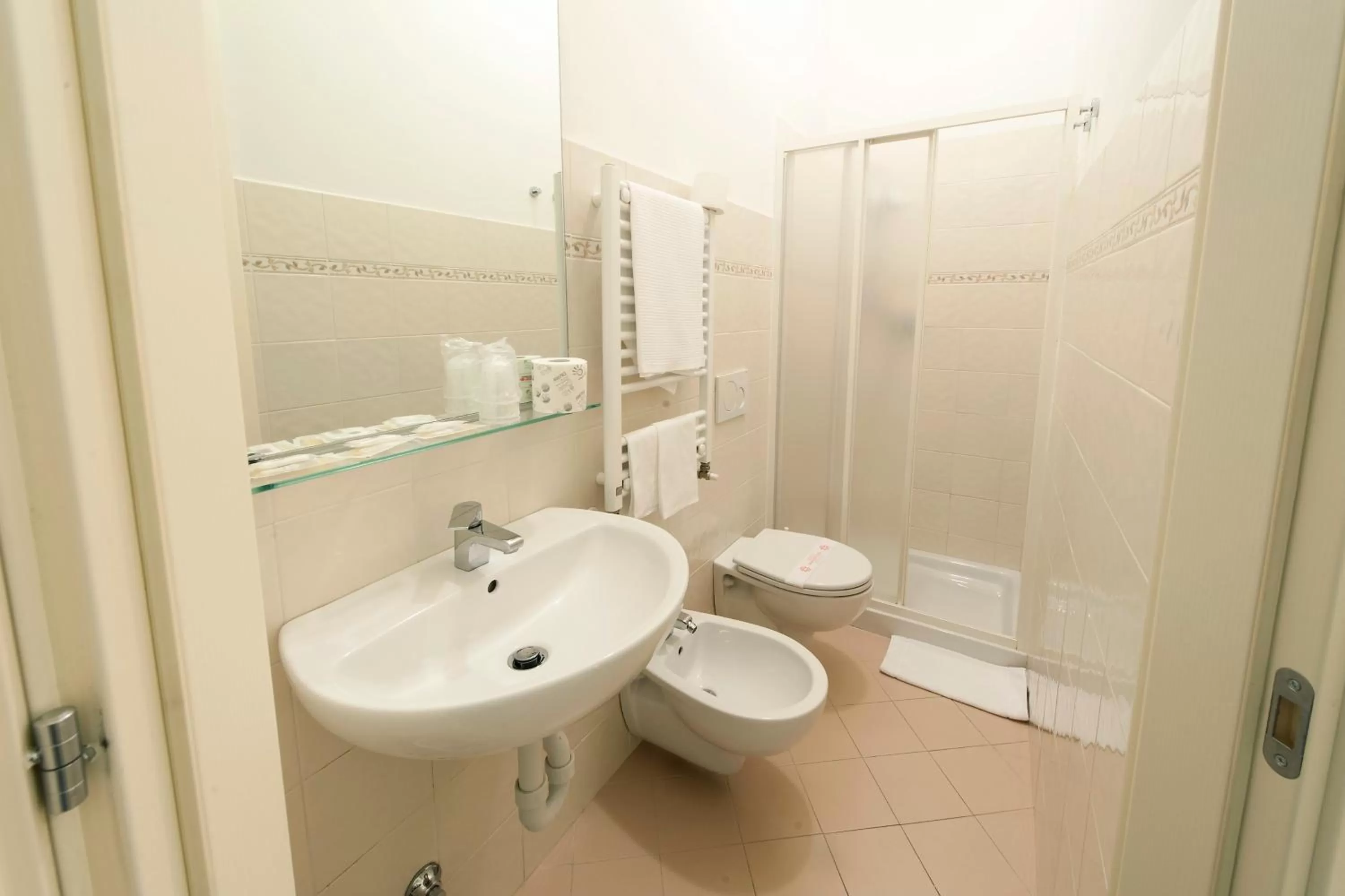 Bathroom in Hotel Gardenia